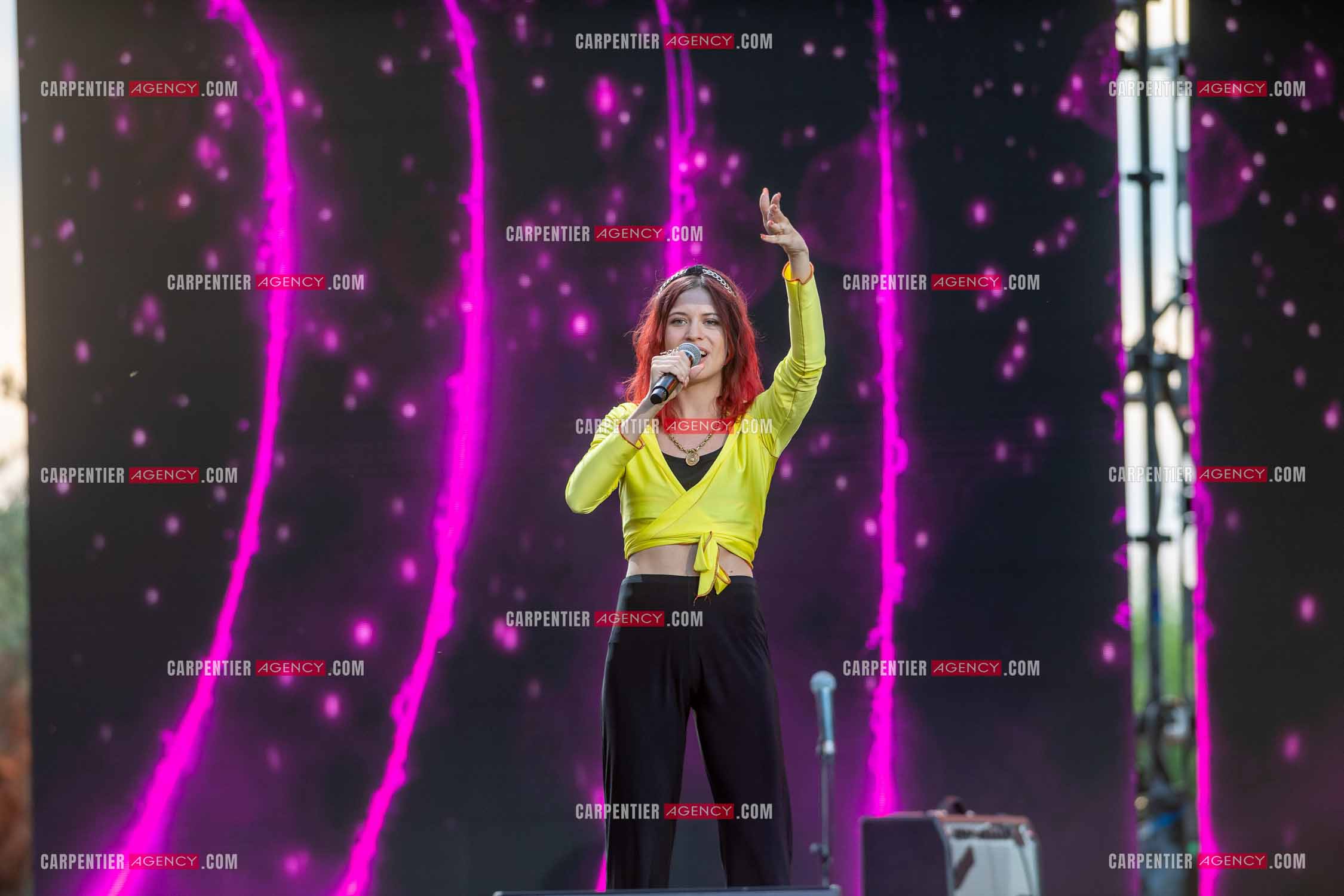 Les Estivales de Culturebox à Montpellier rassemblant plusieurs artistes sur 5 jours pour un concert devant 1000 personnes environ chaque soir. En nouveau talent, la chanteuse Alice Vannoorenberghe ou Alice Vanor dite Alice et Moi.      ( Exclusif )