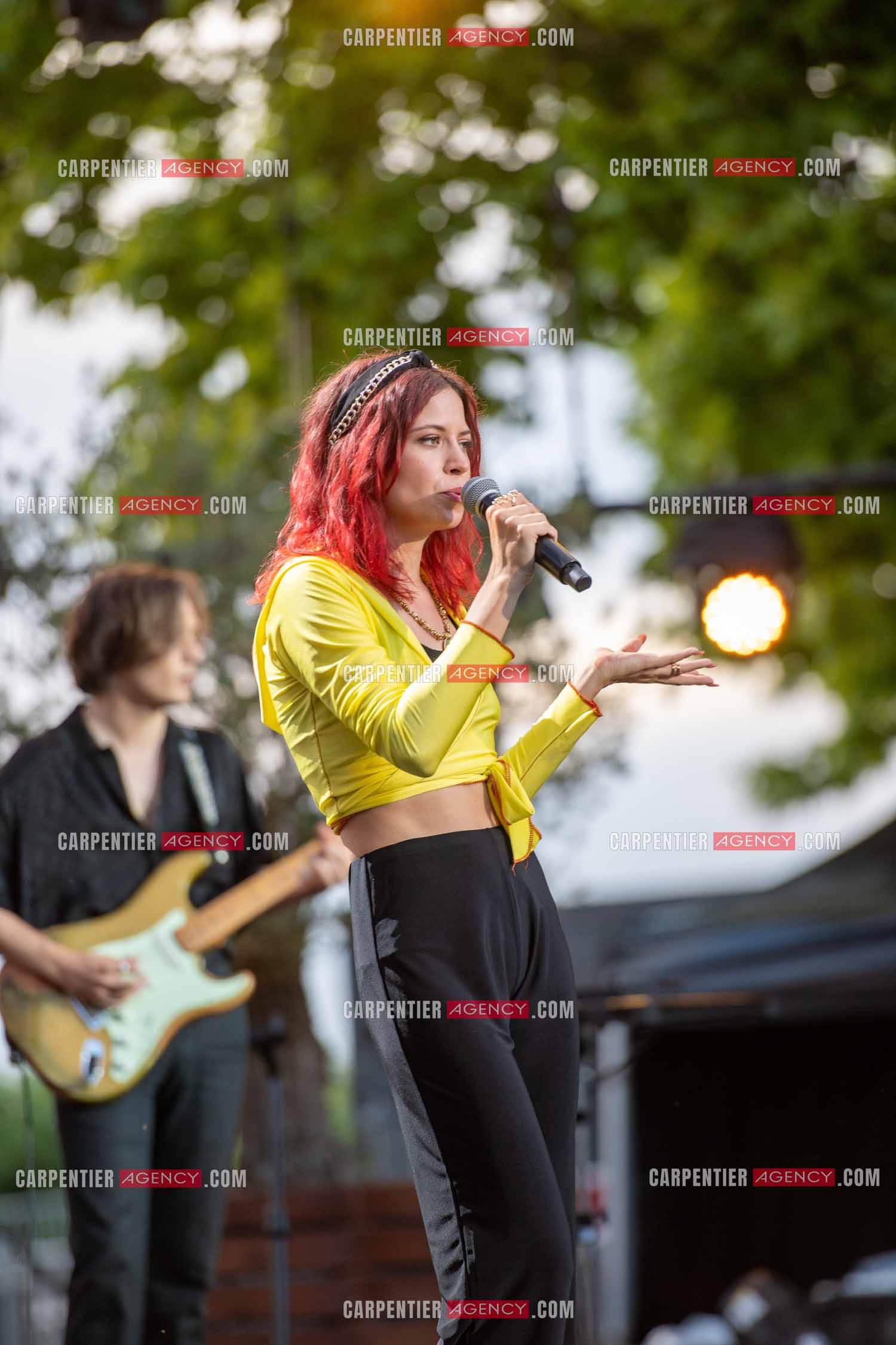 Les Estivales de Culturebox à Montpellier rassemblant plusieurs artistes sur 5 jours pour un concert devant 1000 personnes environ chaque soir. En nouveau talent, la chanteuse Alice Vannoorenberghe ou Alice Vanor dite Alice et Moi.      ( Exclusif )