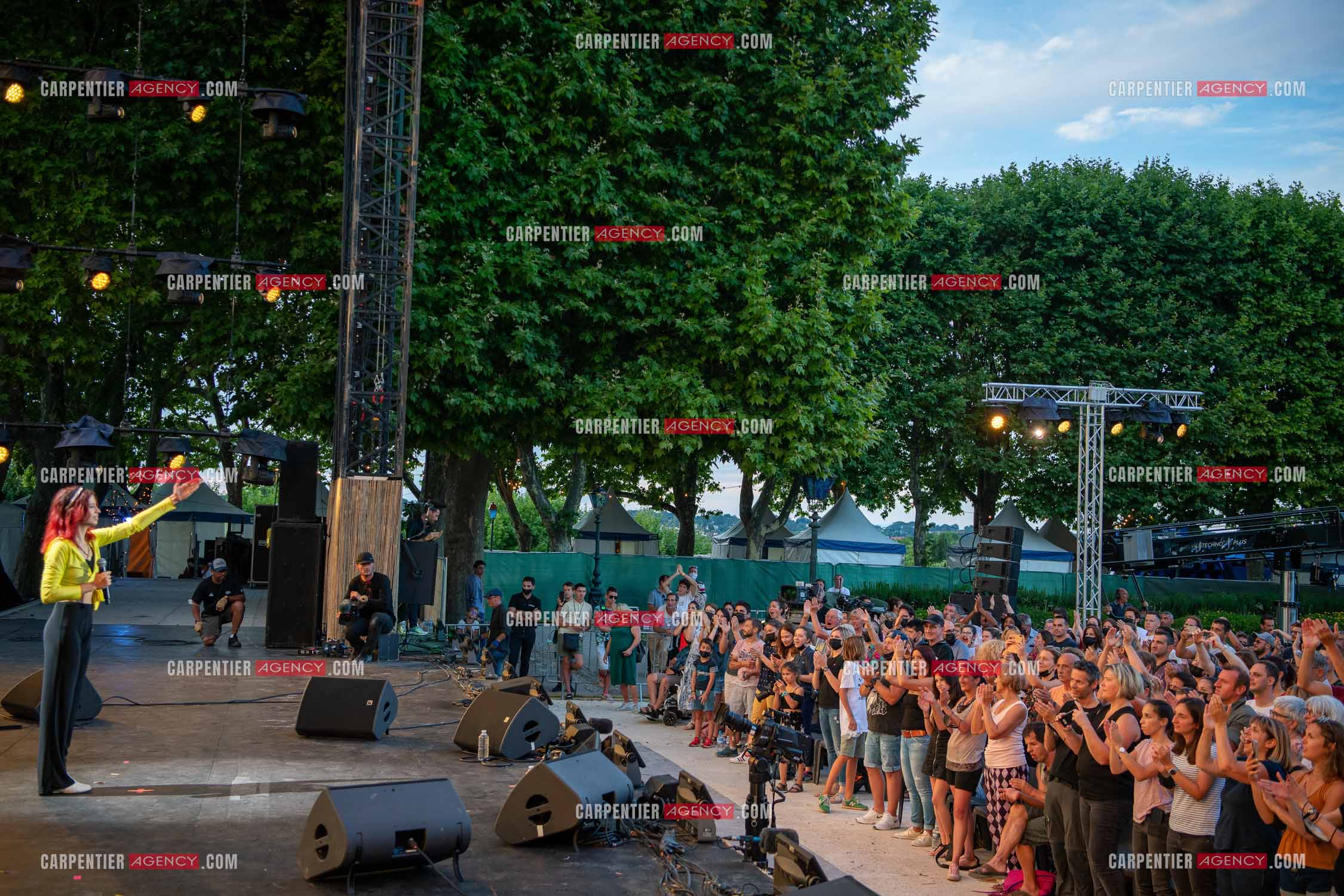 Les Estivales de Culturebox à Montpellier rassemblant plusieurs artistes sur 5 jours pour un concert devant 1000 personnes environ chaque soir. En nouveau talent, la chanteuse Alice Vannoorenberghe ou Alice Vanor dite Alice et Moi.      ( Exclusif )