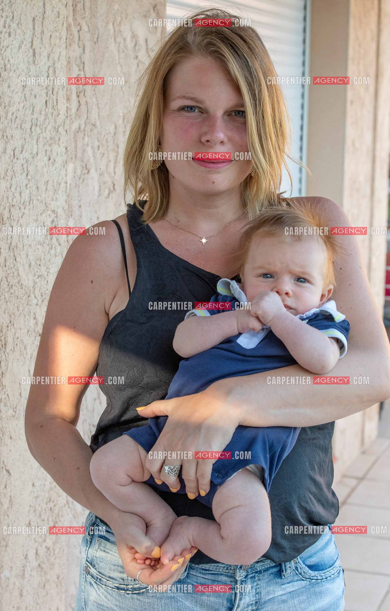 Stéphanie Vassili et son petit garçon Anatoly tous juste agé de deux mois.   ( Exclusif )