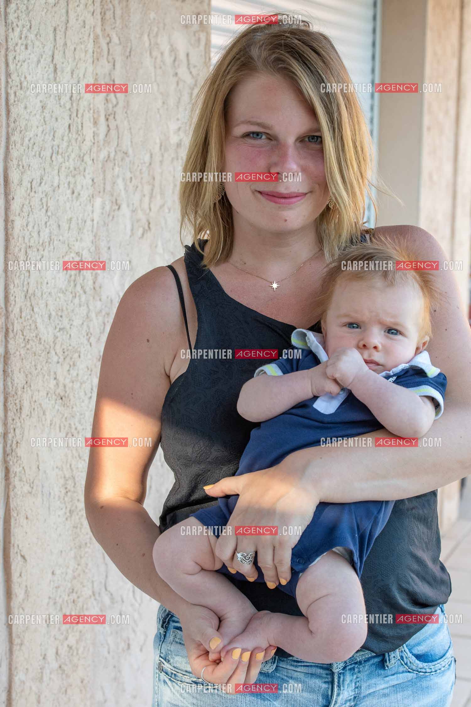 Stéphanie Vassili et son petit garçon Anatoly tous juste agé de deux mois.   ( Exclusif )