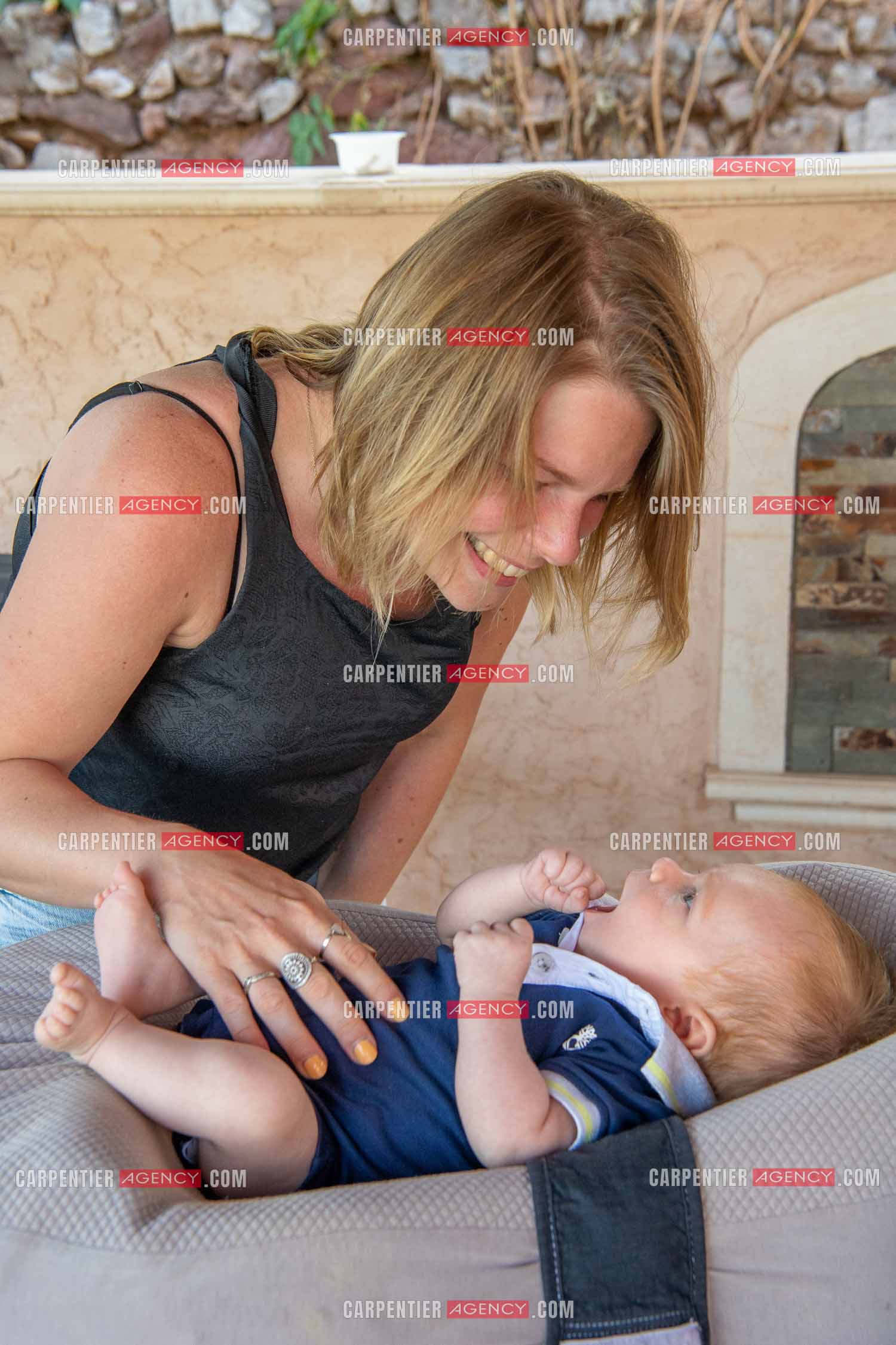 Stéphanie Vassili et son petit garçon Anatoly tous juste agé de deux mois.   ( Exclusif )