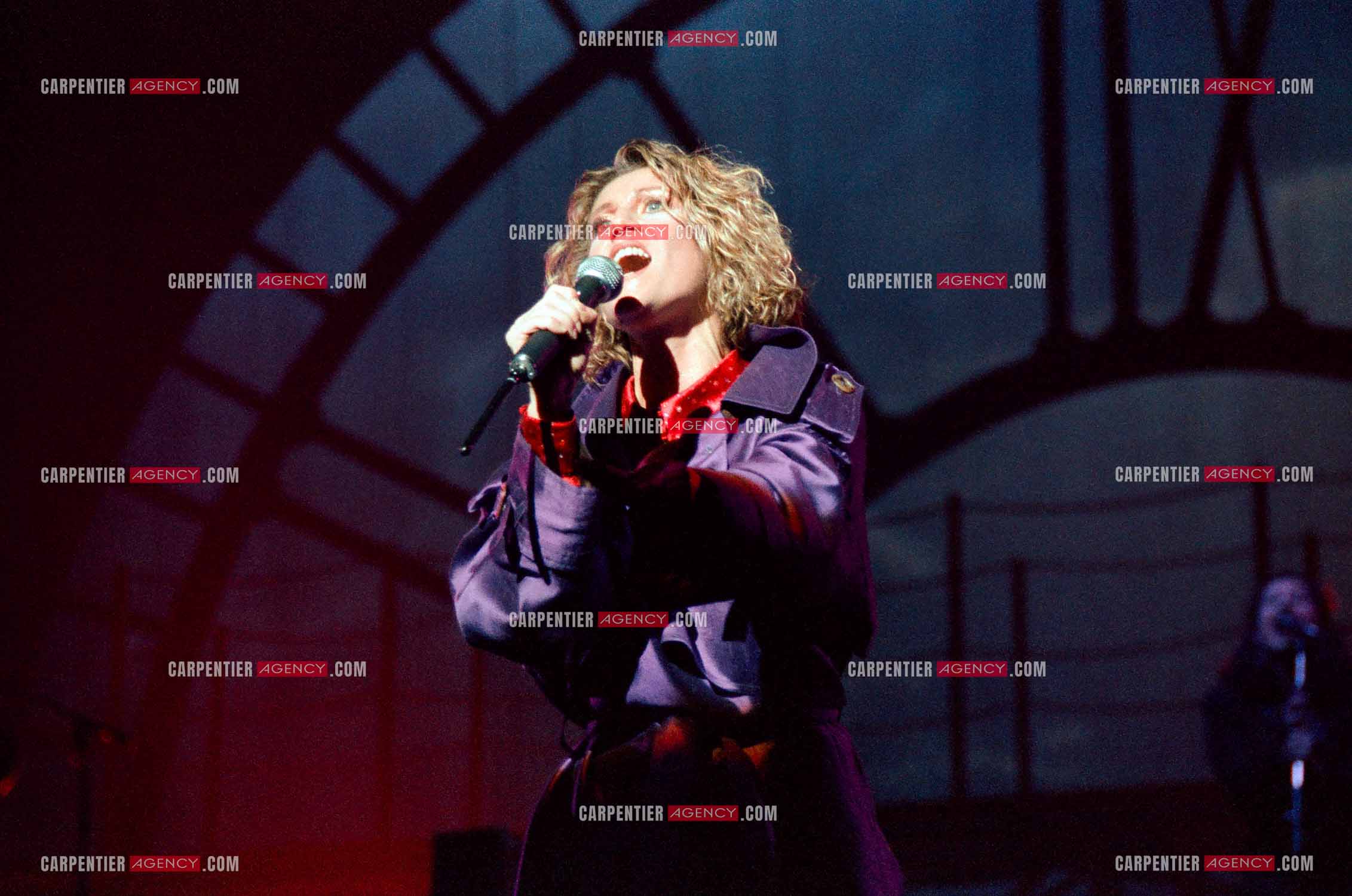 La chanteuse Sheila en concert au Zénith de Paris en 1985.    ( Exclusif )