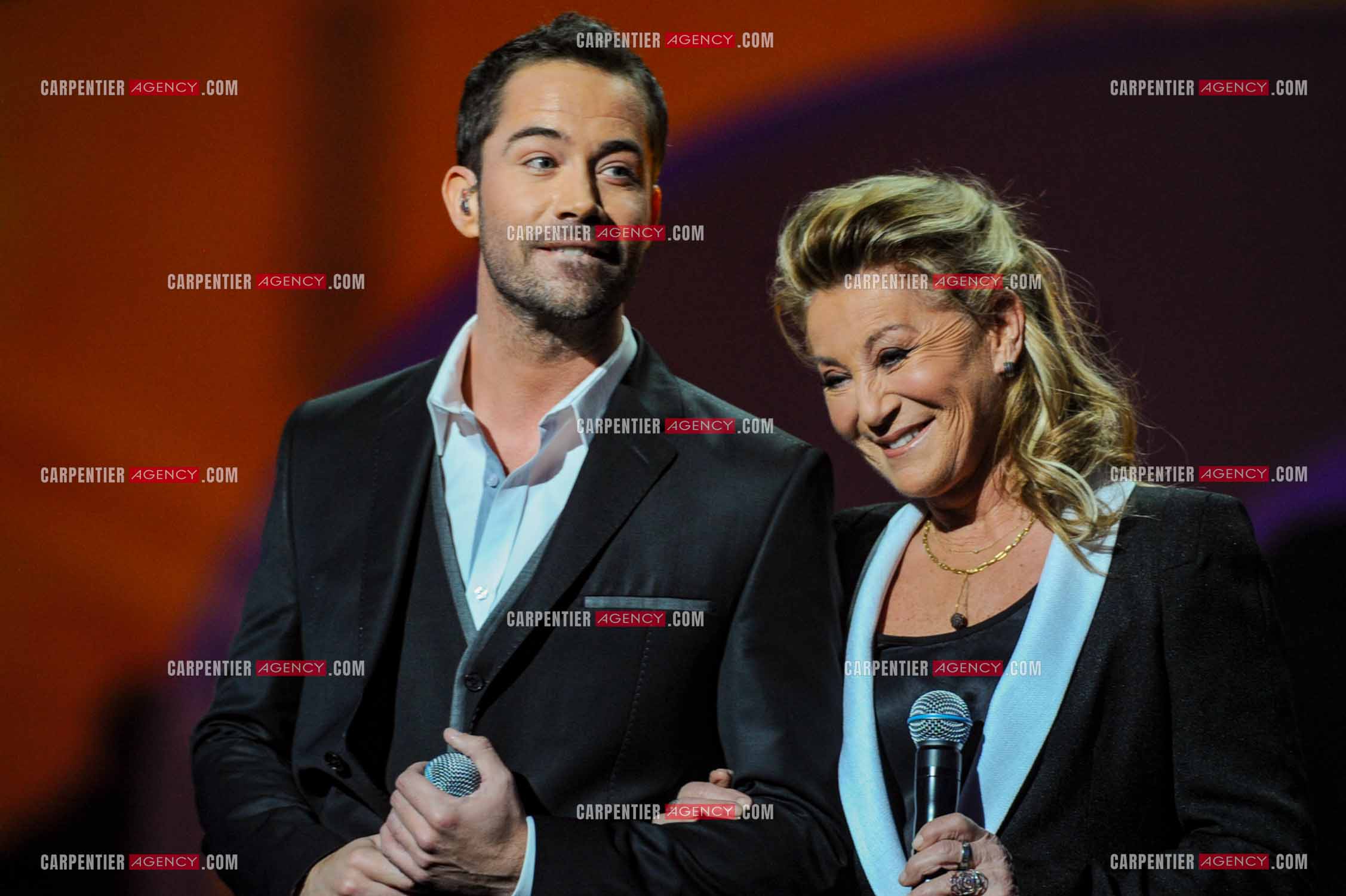 28e cérémonie des Victoires de la musique le 8 février 2013 au Zénith de Paris. La chanteuse Sheila reçoit la victoire d'honneur des mains du chanteur Emmanuel Moire.