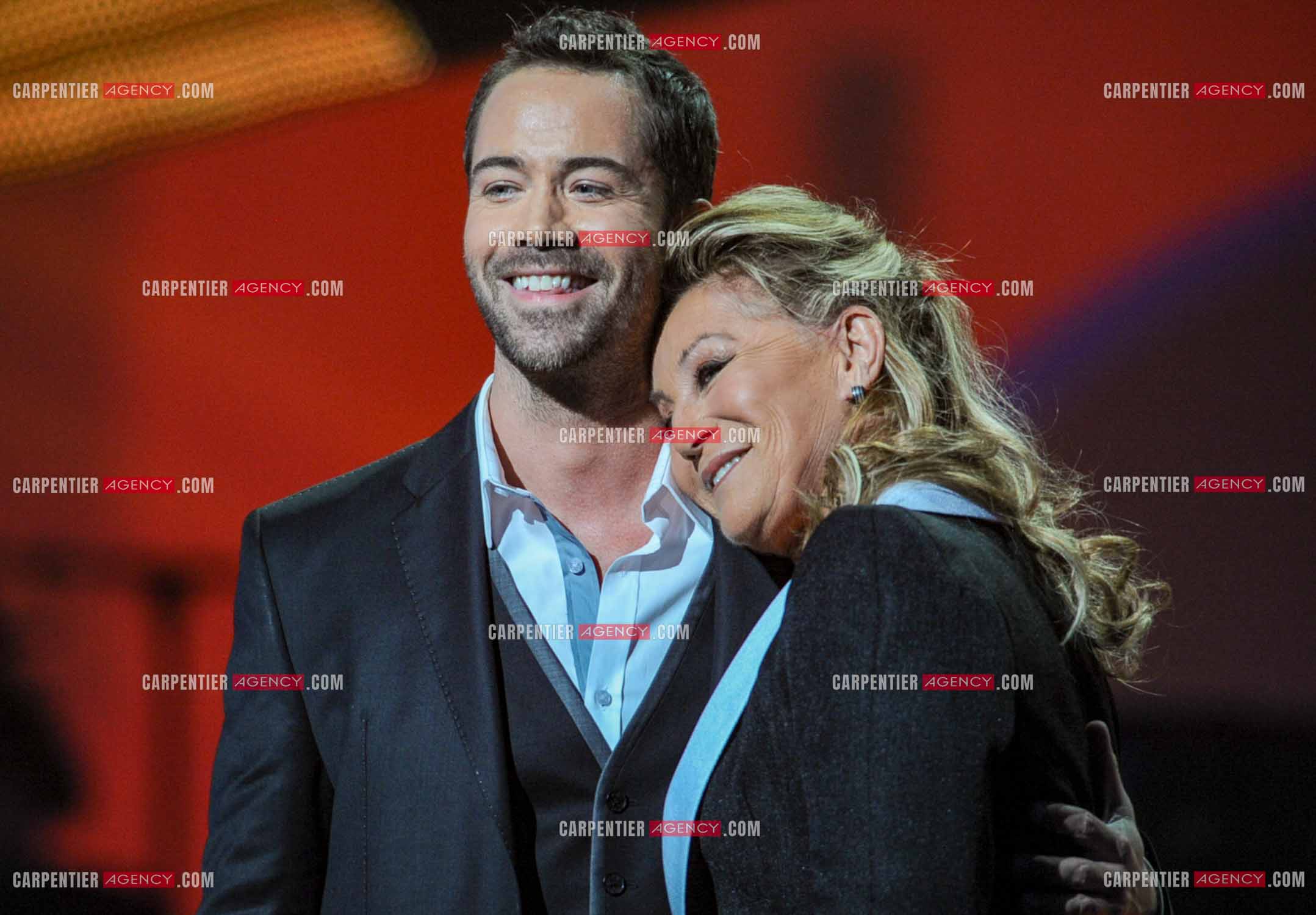 28e cérémonie des Victoires de la musique le 8 février 2013 au Zénith de Paris. La chanteuse Sheila reçoit la victoire d'honneur des mains du chanteur Emmanuel Moire.
