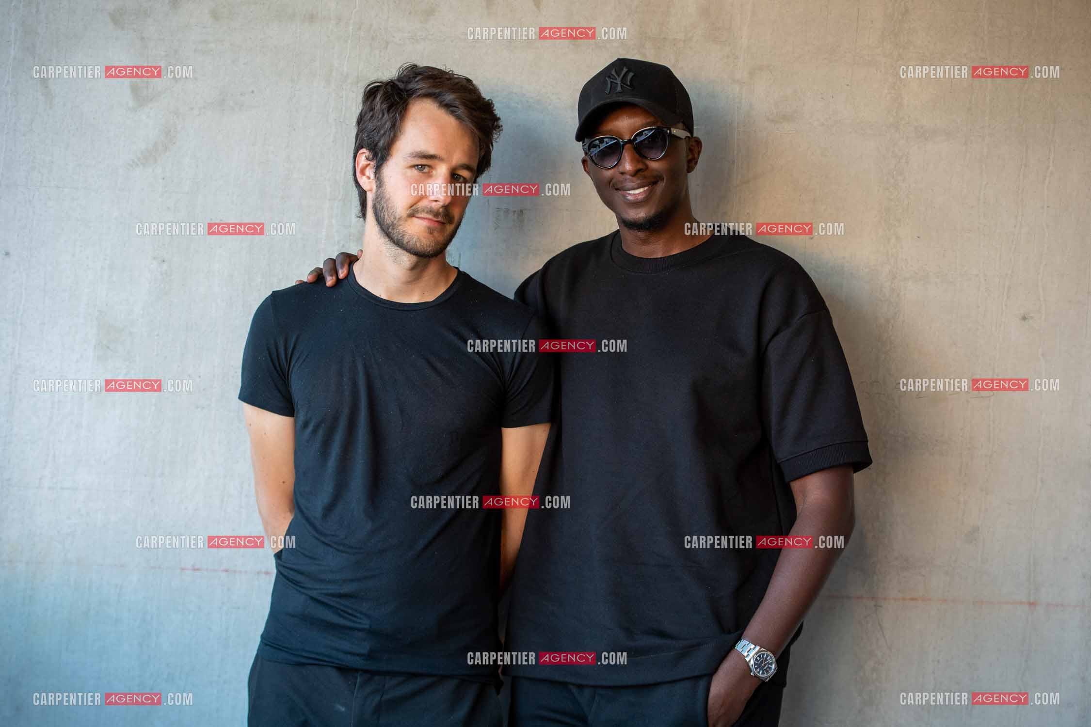Les acteurs et humoristes  Ahmed Sylla et Bertrand Usclat en promotion pour le film “JUMEAUX MAIS PAS TROP“ en avant première au cinéma Six n'étoiles de Six Fours les Plages.      ( Exclusif )