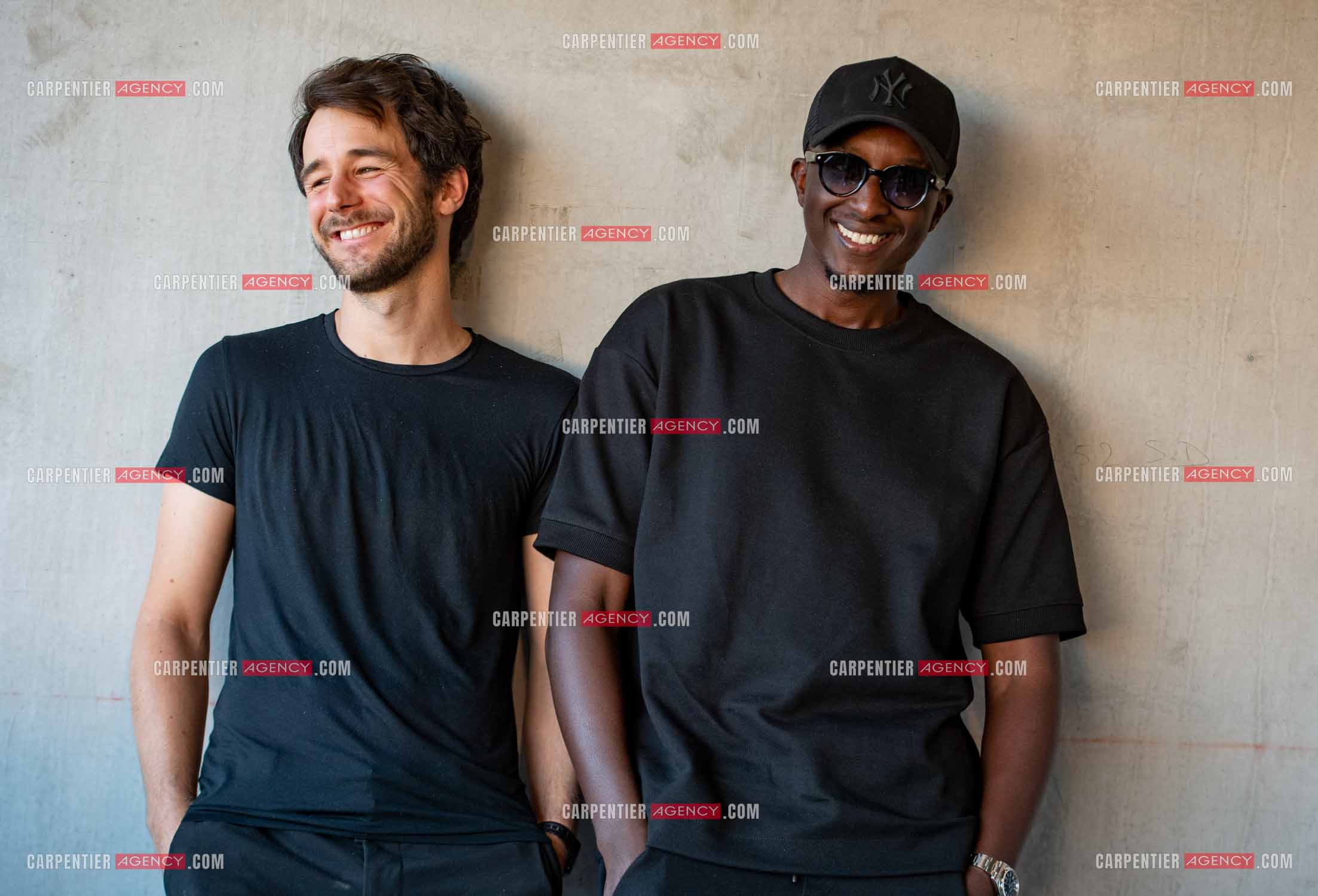 Les acteurs et humoristes  Ahmed Sylla et Bertrand Usclat en promotion pour le film “JUMEAUX MAIS PAS TROP“ en avant première au cinéma Six n'étoiles de Six Fours les Plages.      ( Exclusif )