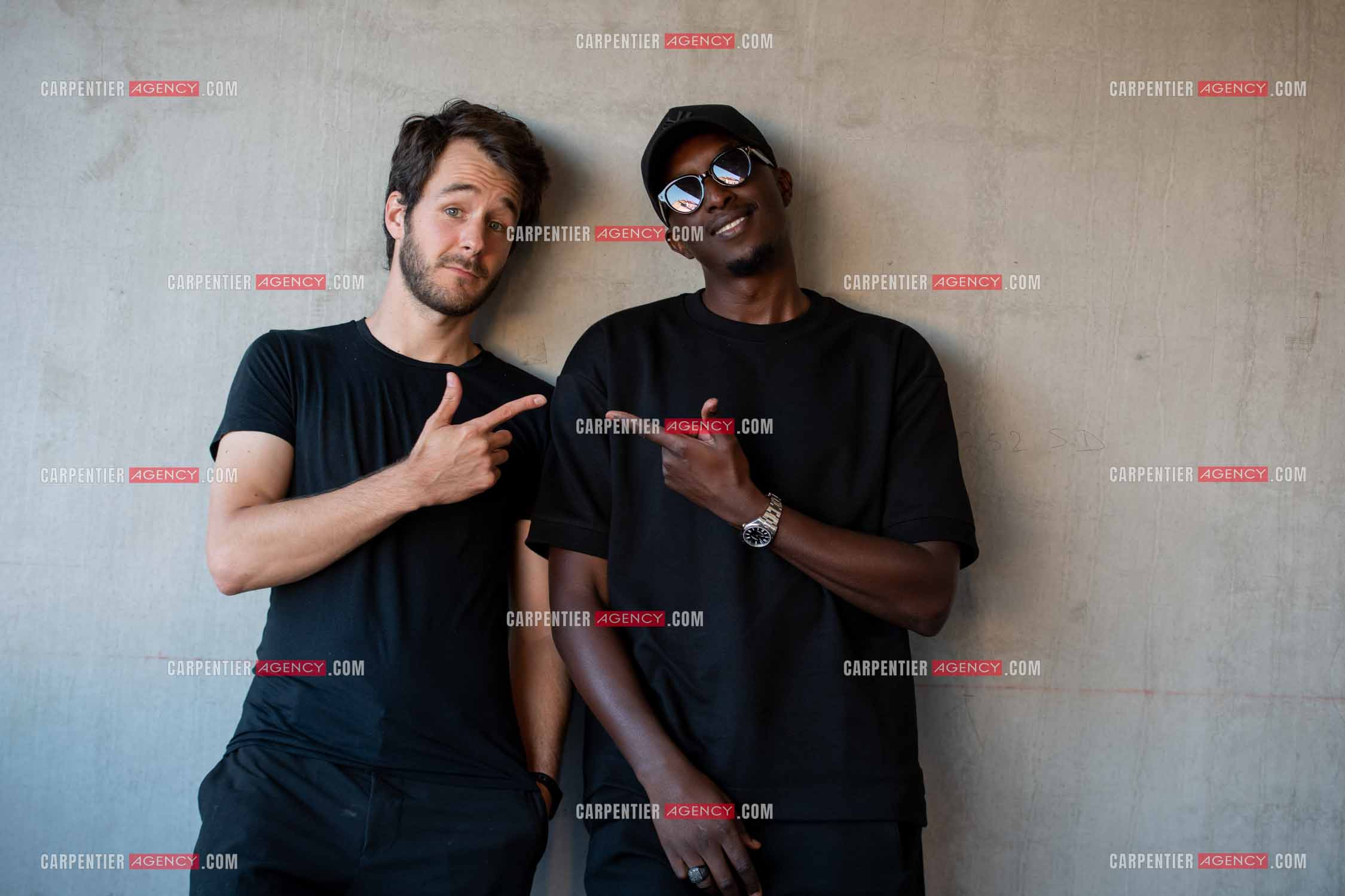 Les acteurs et humoristes  Ahmed Sylla et Bertrand Usclat en promotion pour le film “JUMEAUX MAIS PAS TROP“ en avant première au cinéma Six n'étoiles de Six Fours les Plages.      ( Exclusif )