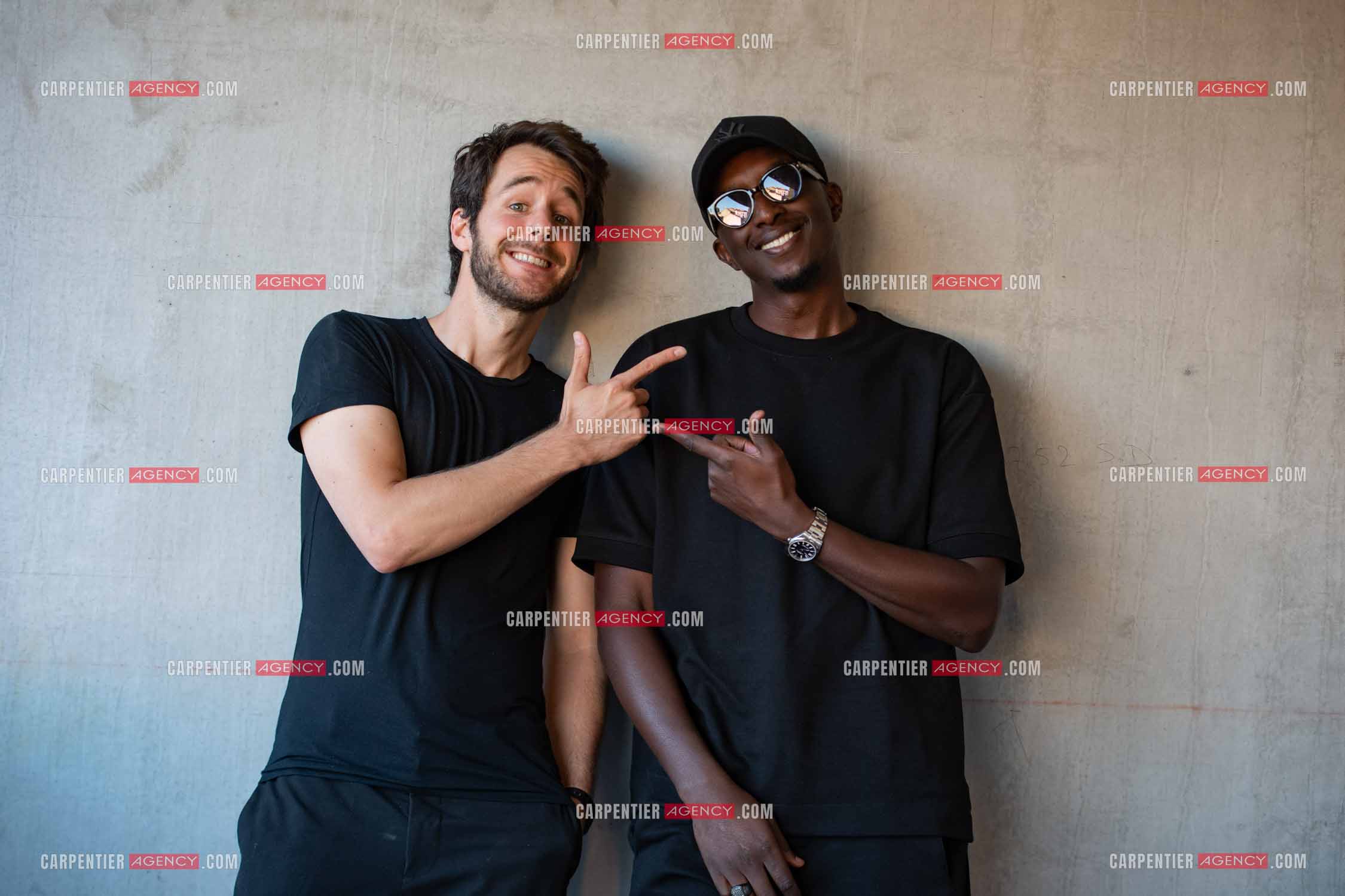 Les acteurs et humoristes  Ahmed Sylla et Bertrand Usclat en promotion pour le film “JUMEAUX MAIS PAS TROP“ en avant première au cinéma Six n'étoiles de Six Fours les Plages.      ( Exclusif )