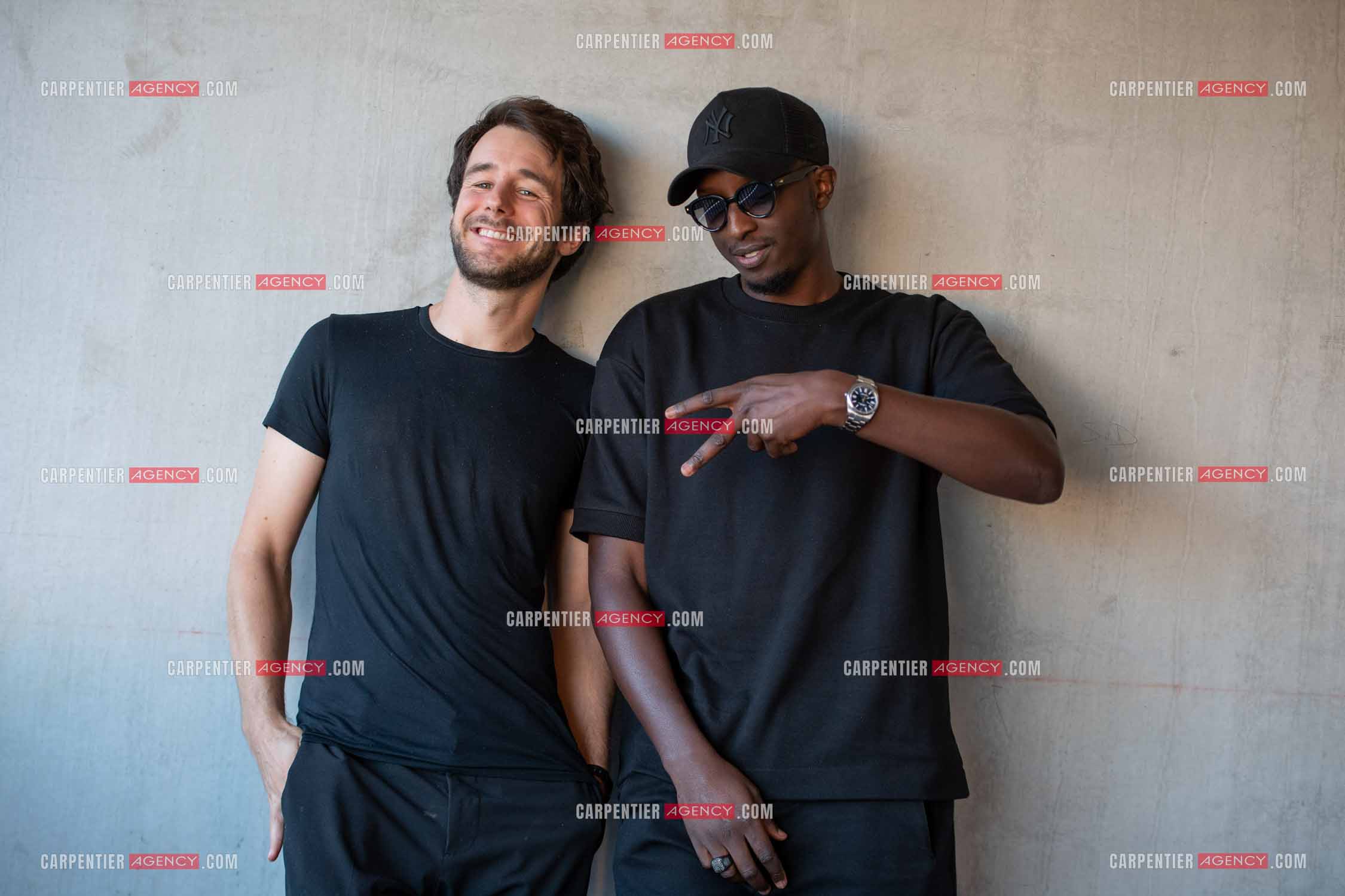 Les acteurs et humoristes  Ahmed Sylla et Bertrand Usclat en promotion pour le film “JUMEAUX MAIS PAS TROP“ en avant première au cinéma Six n'étoiles de Six Fours les Plages.      ( Exclusif )