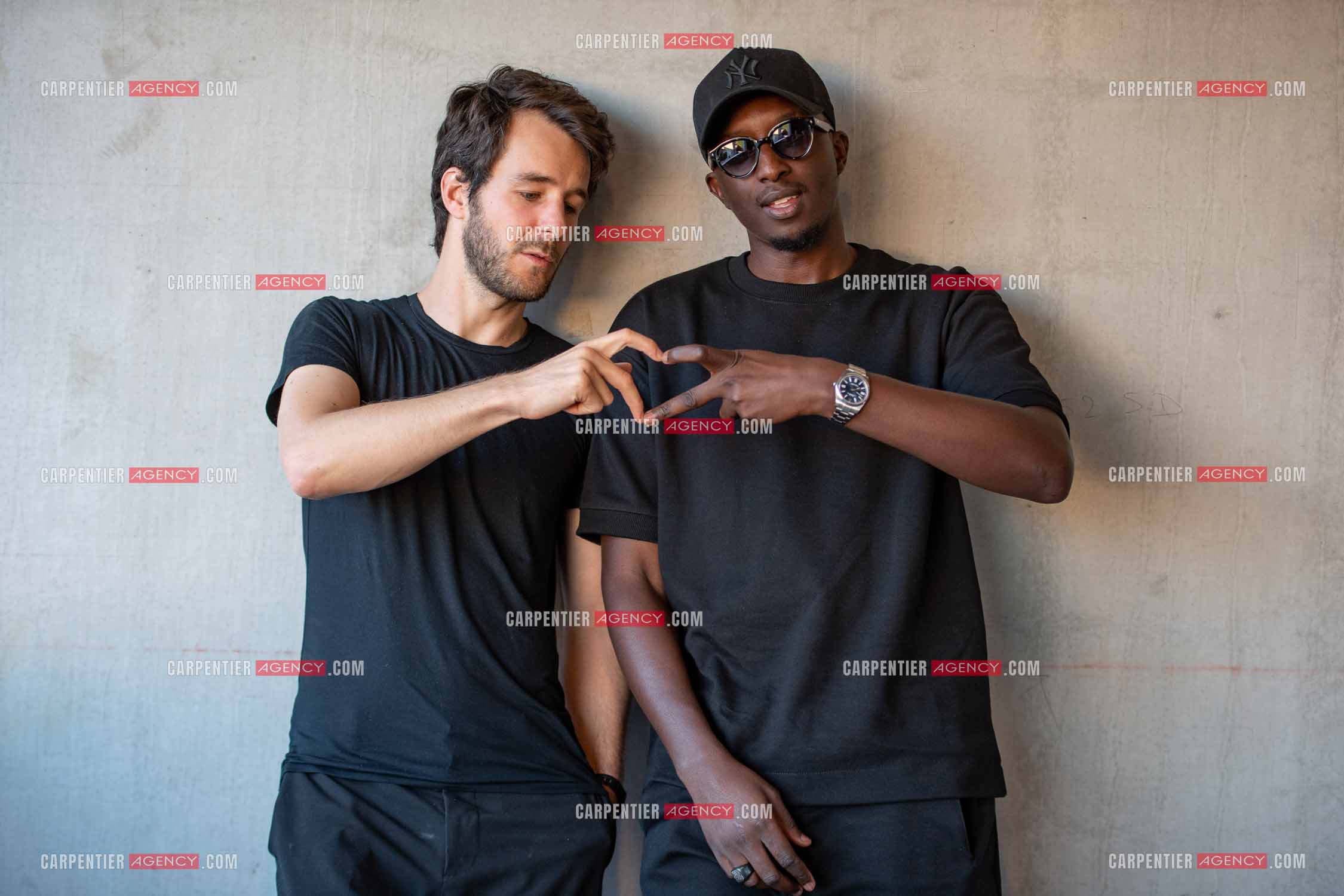 Les acteurs et humoristes  Ahmed Sylla et Bertrand Usclat en promotion pour le film “JUMEAUX MAIS PAS TROP“ en avant première au cinéma Six n'étoiles de Six Fours les Plages.      ( Exclusif )