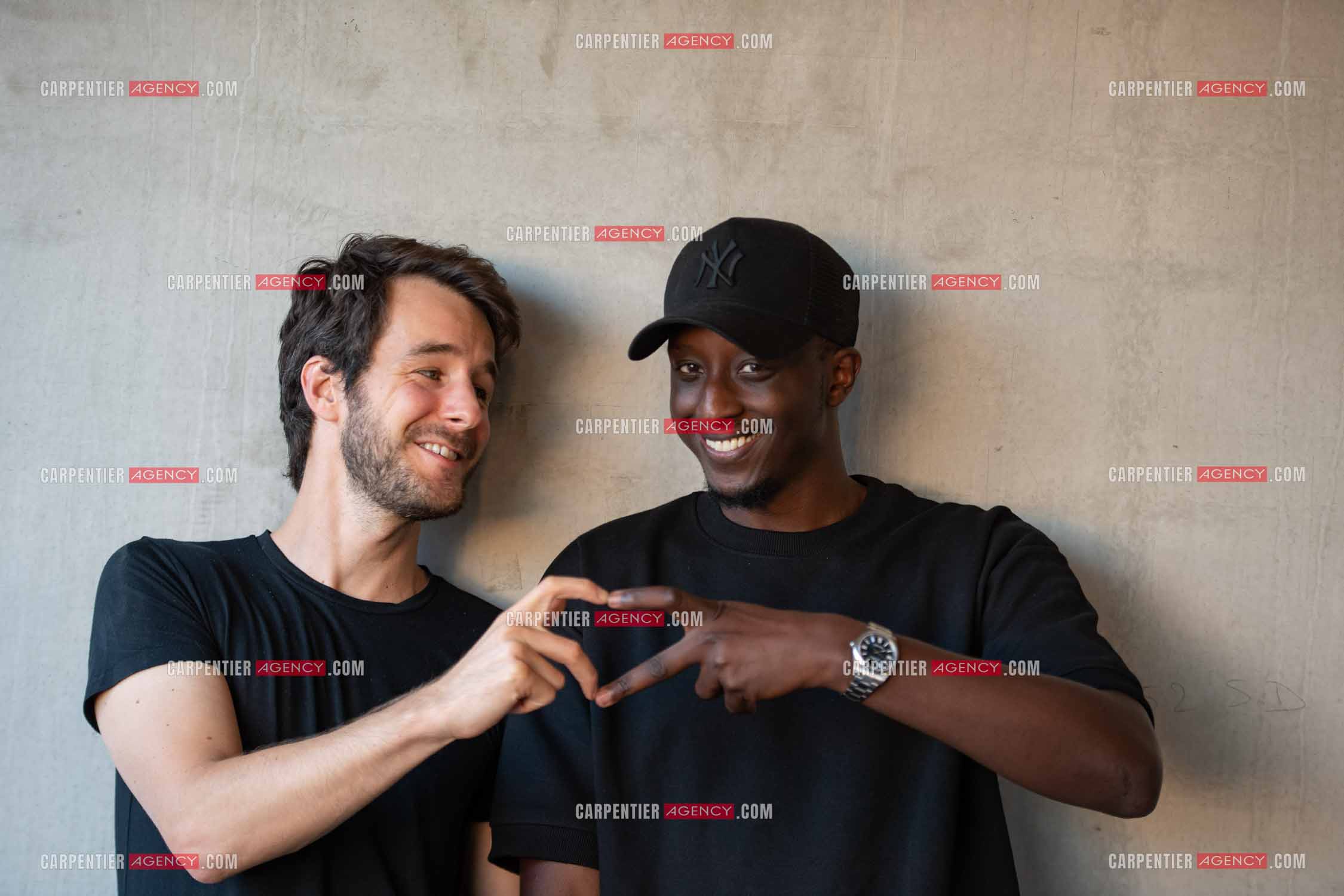 Les acteurs et humoristes  Ahmed Sylla et Bertrand Usclat en promotion pour le film “JUMEAUX MAIS PAS TROP“ en avant première au cinéma Six n'étoiles de Six Fours les Plages.      ( Exclusif )