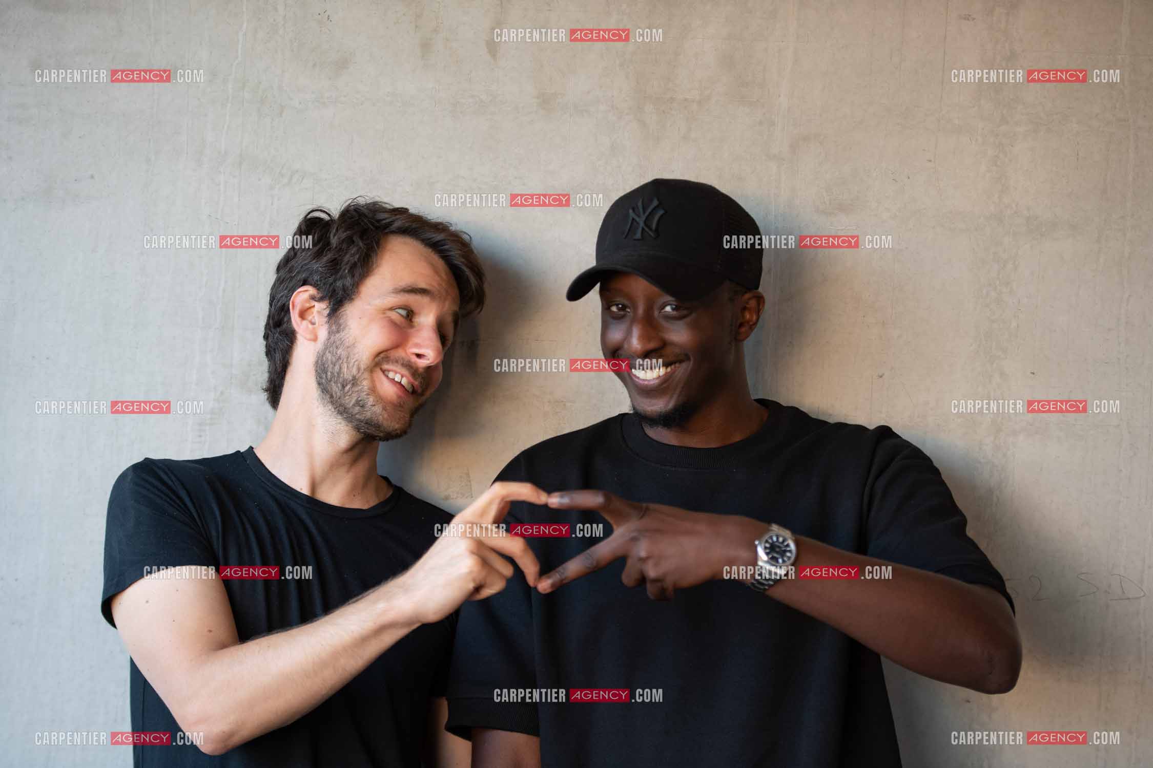 Les acteurs et humoristes  Ahmed Sylla et Bertrand Usclat en promotion pour le film “JUMEAUX MAIS PAS TROP“ en avant première au cinéma Six n'étoiles de Six Fours les Plages.      ( Exclusif )