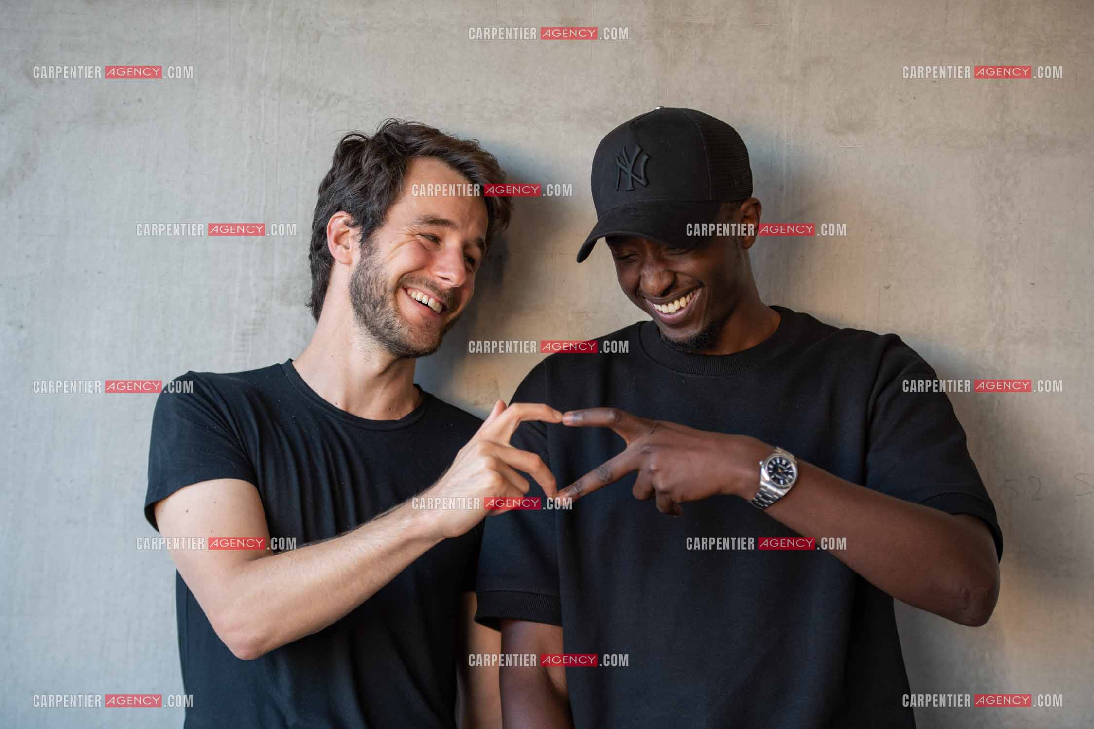 Les acteurs et humoristes  Ahmed Sylla et Bertrand Usclat en promotion pour le film “JUMEAUX MAIS PAS TROP“ en avant première au cinéma Six n'étoiles de Six Fours les Plages.      ( Exclusif )