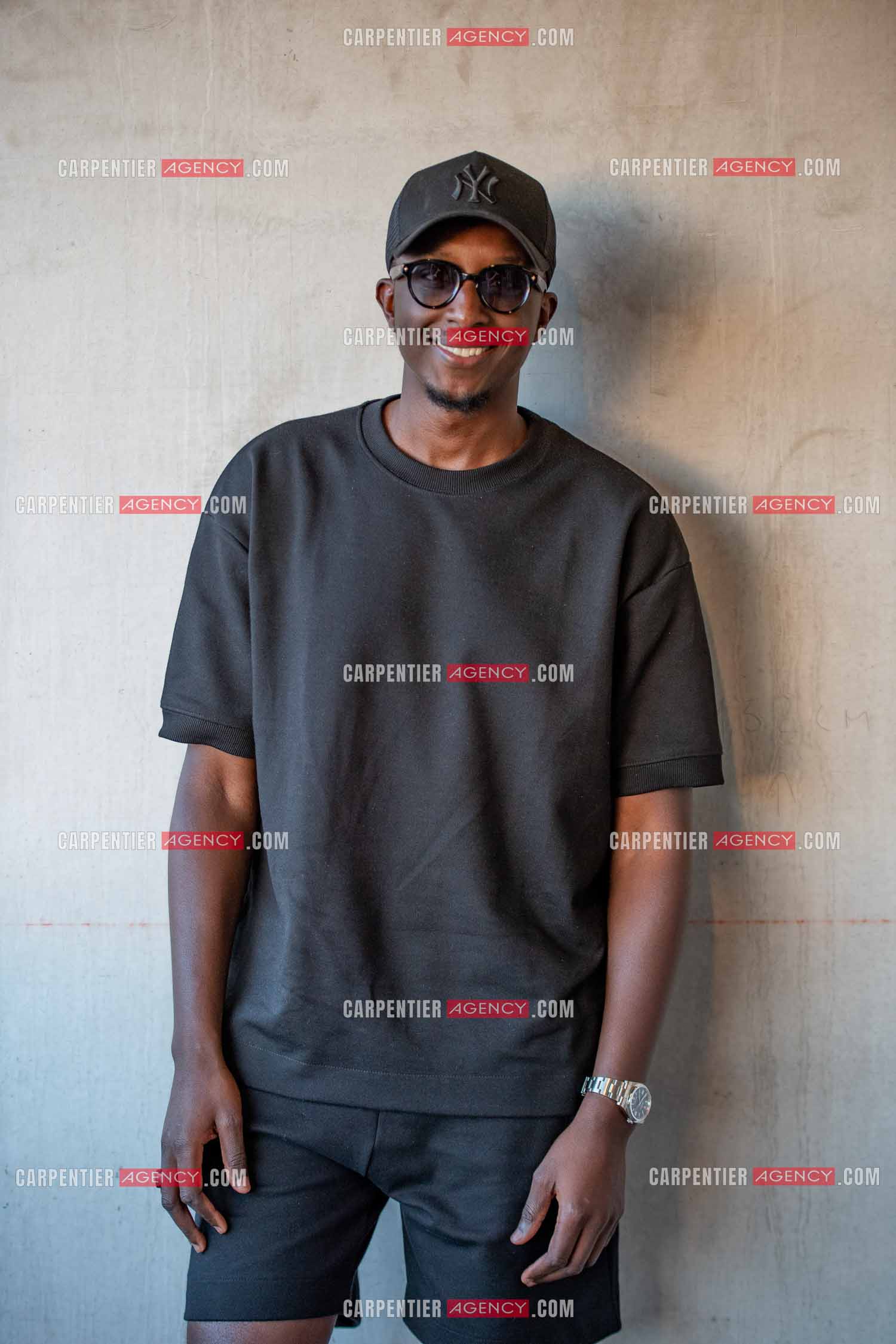 L'acteur et humoriste  Ahmed Sylla en promotion pour le film “JUMEAUX MAIS PAS TROP“ en avant première au cinéma Six n'étoiles de Six Fours les Plages.      ( Exclusif )