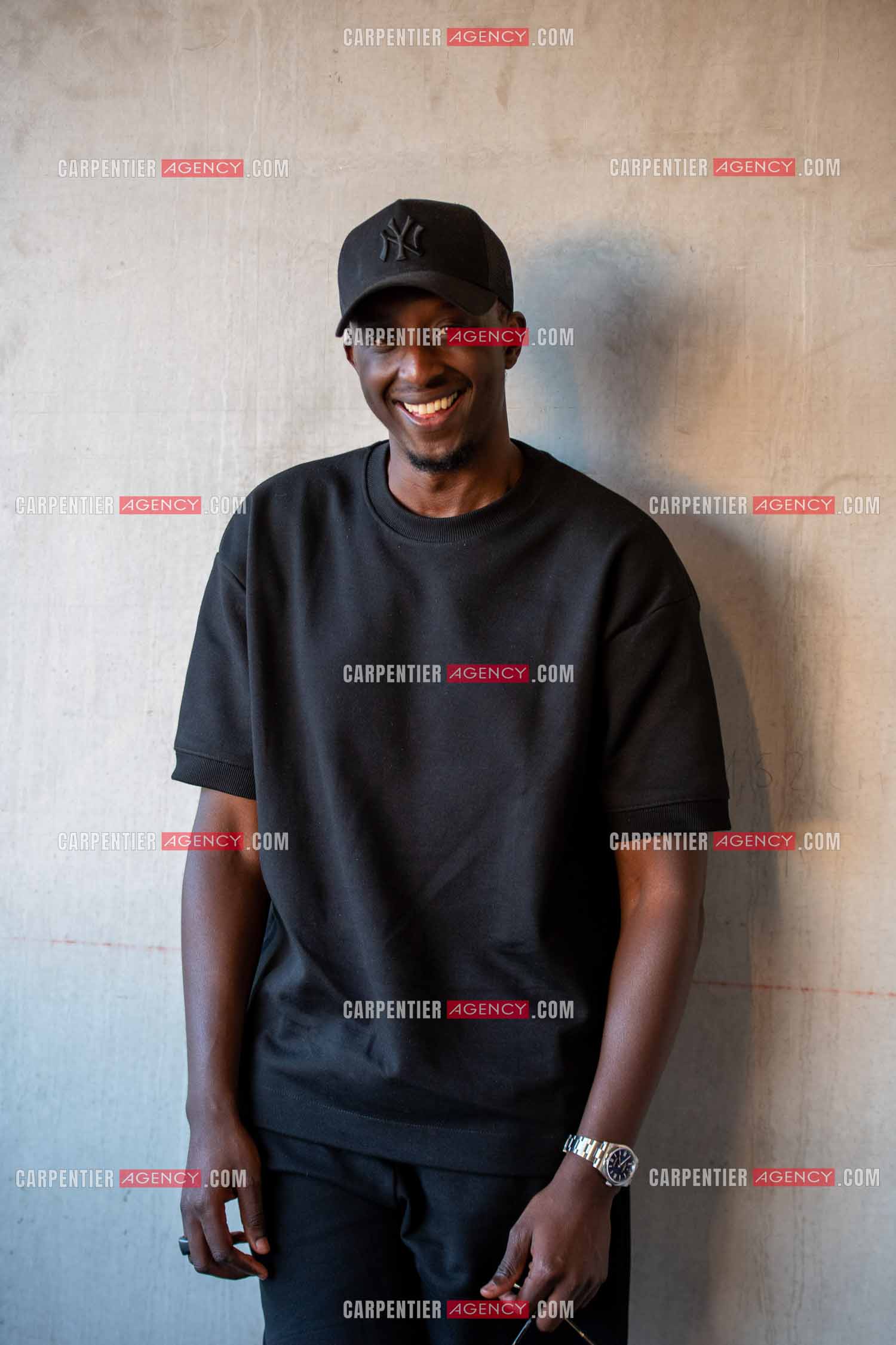 L'acteur et humoriste  Ahmed Sylla en promotion pour le film “JUMEAUX MAIS PAS TROP“ en avant première au cinéma Six n'étoiles de Six Fours les Plages.      ( Exclusif )
