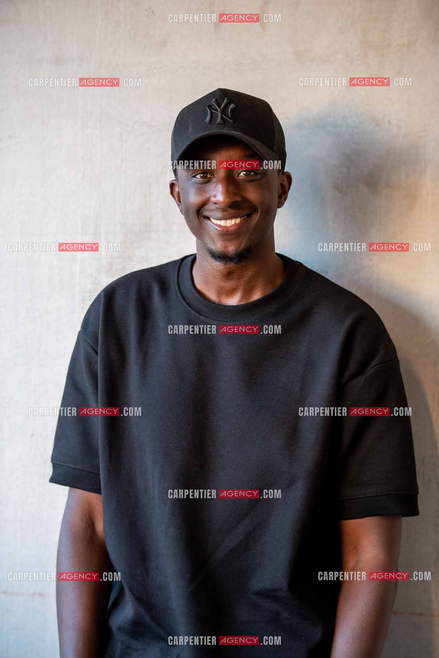 L'acteur et humoriste  Ahmed Sylla en promotion pour le film “JUMEAUX MAIS PAS TROP“ en avant première au cinéma Six n'étoiles de Six Fours les Plages.      ( Exclusif )