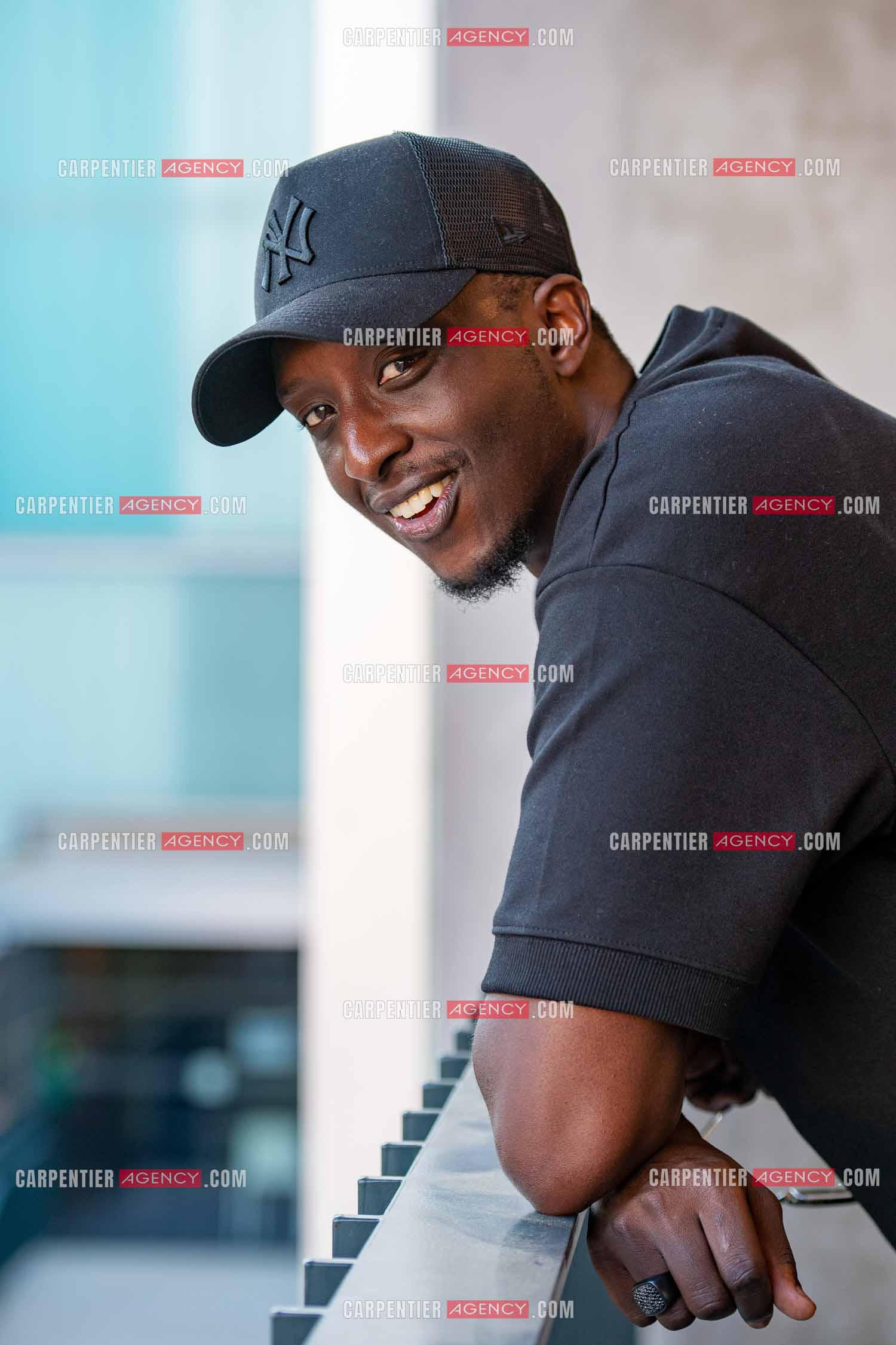 L'acteur et humoriste  Ahmed Sylla en promotion pour le film “JUMEAUX MAIS PAS TROP“ en avant première au cinéma Six n'étoiles de Six Fours les Plages.      ( Exclusif )
