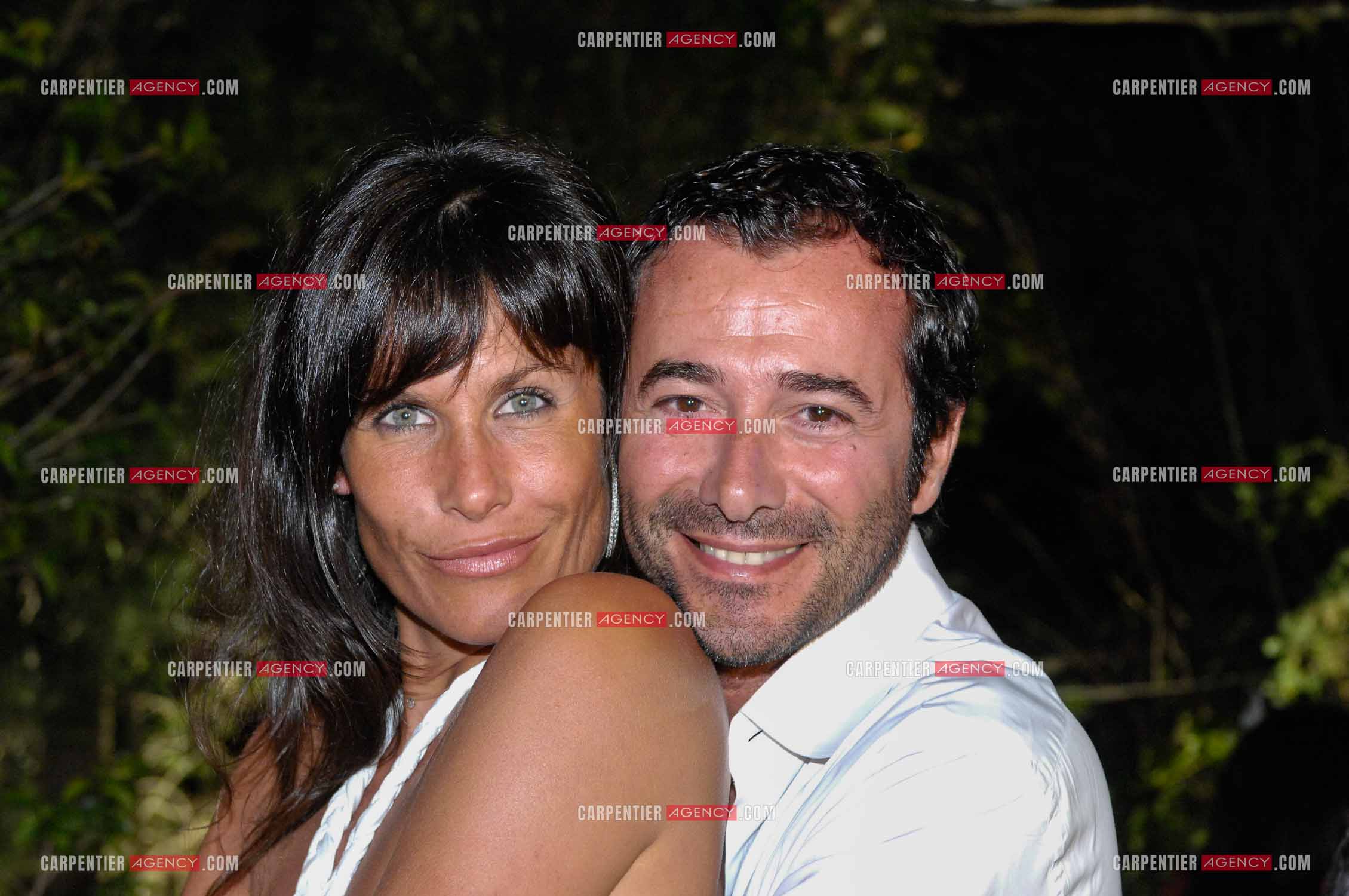 L'actrice Astrid Veillon et Bernard Montiel à la soirée Blanche de St Tropez en 2007.   ( Exclusif )