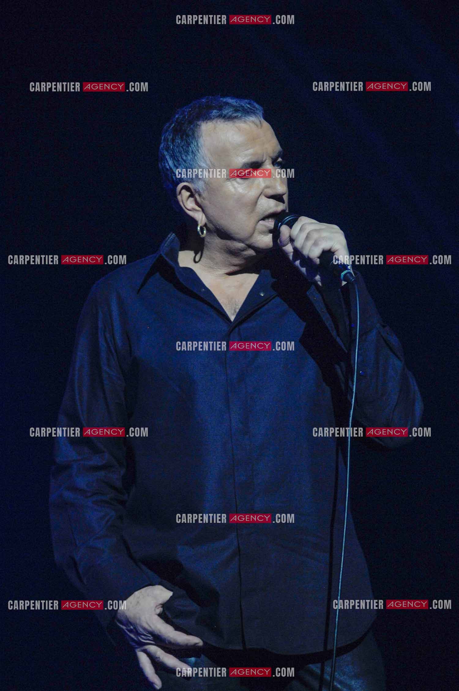 Le chanteur Bernard Lavilliers en concert au Zénith de Paris en 2008.   ( Exclusif )
