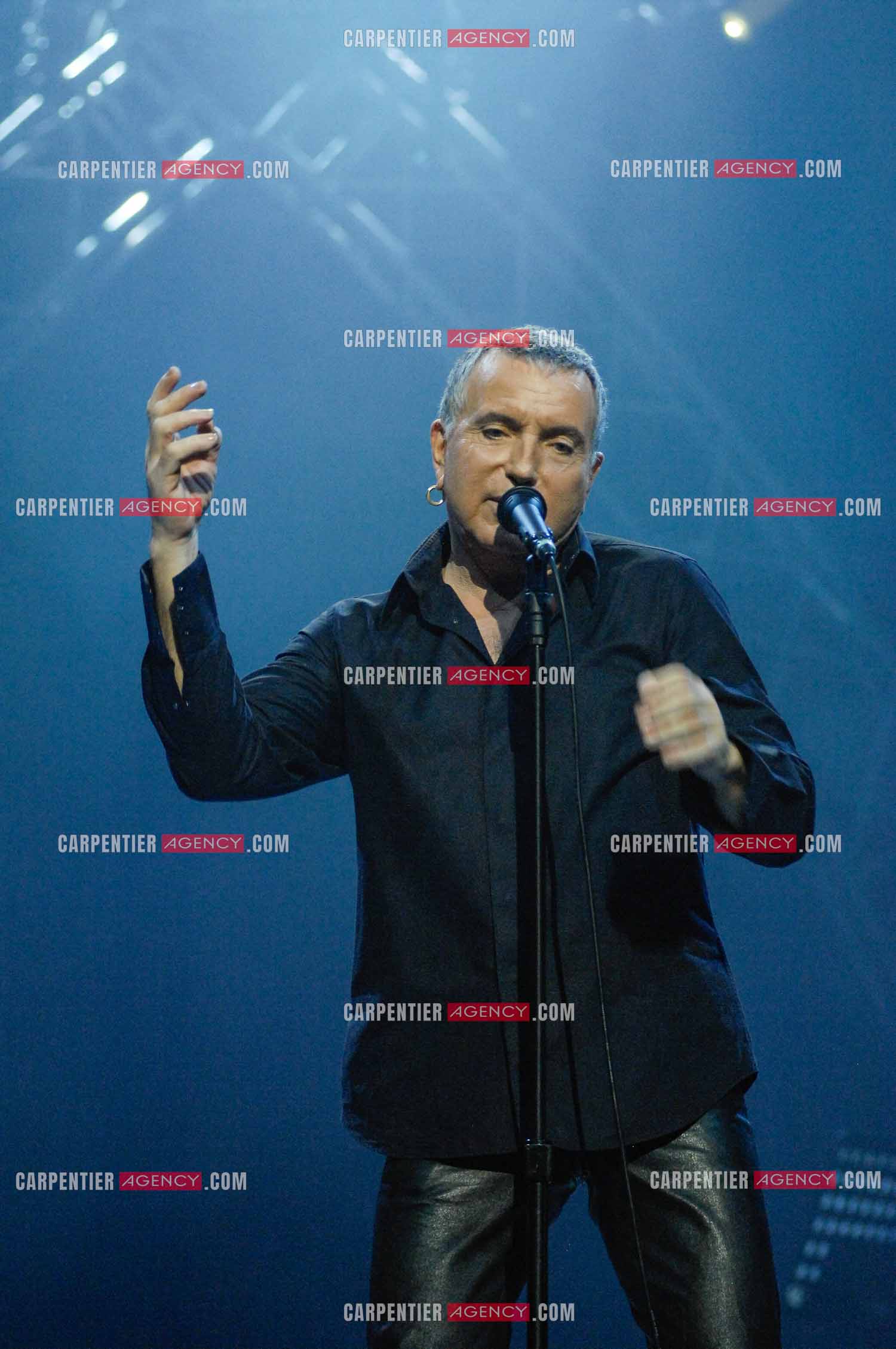 Le chanteur Bernard Lavilliers en concert au Zénith de Paris en 2008.   ( Exclusif )