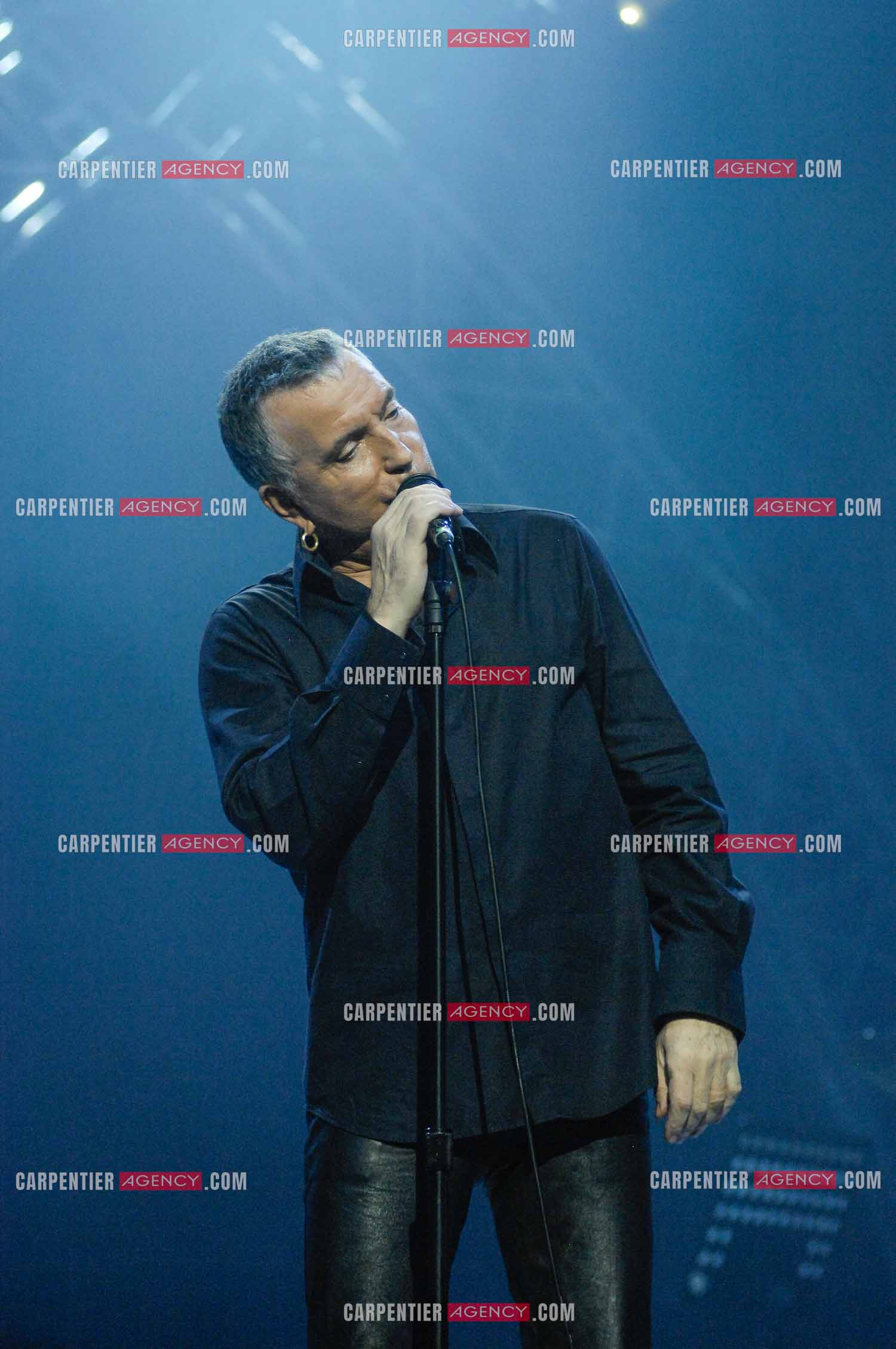 Le chanteur Bernard Lavilliers en concert au Zénith de Paris en 2008.   ( Exclusif )