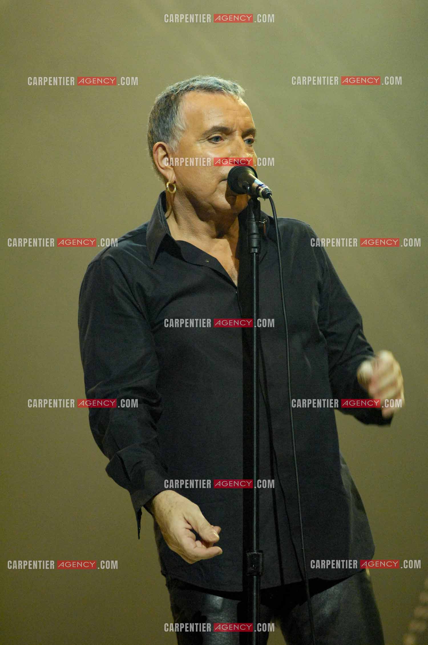 Le chanteur Bernard Lavilliers en concert au Zénith de Paris en 2008.   ( Exclusif )