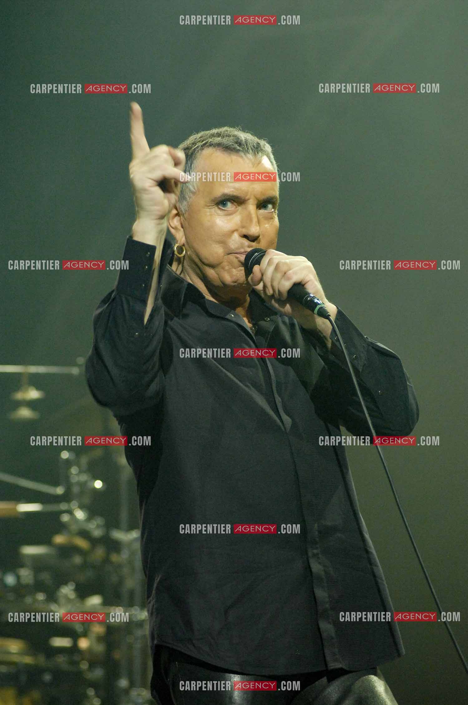 Le chanteur Bernard Lavilliers en concert au Zénith de Paris en 2008.   ( Exclusif )