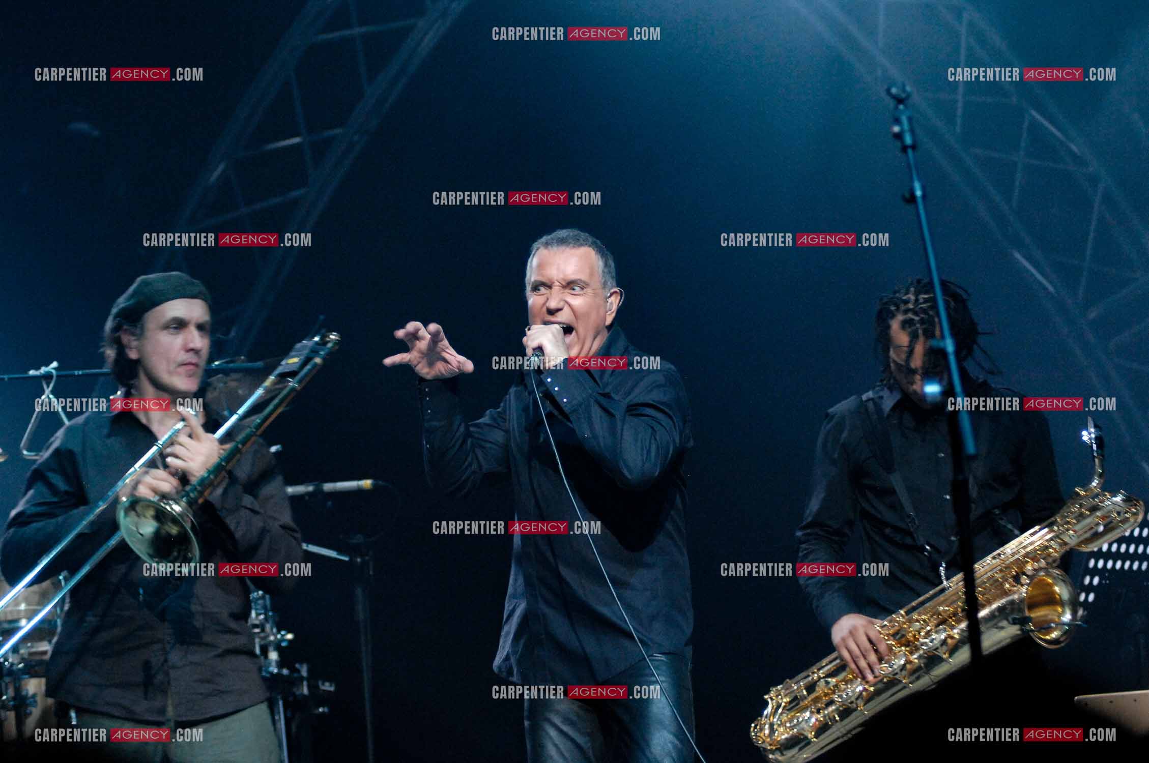 Le chanteur Bernard Lavilliers en concert au Zénith de Paris en 2008.   ( Exclusif )