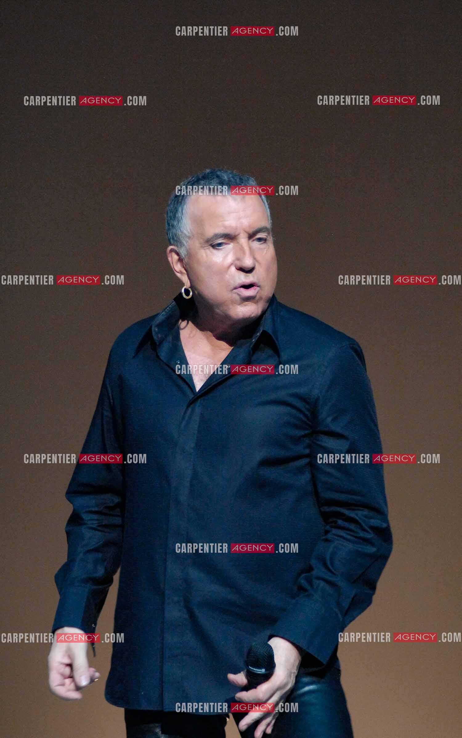Le chanteur Bernard Lavilliers en concert au Zénith de Paris en 2008.   ( Exclusif )