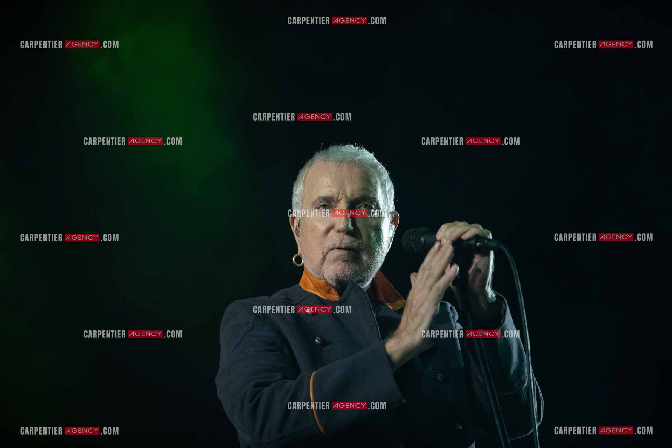 Le chanteur Bernard Lavilliers en concert pour le festival de Solliès-Pont en Juillet 2022.   ( Exclusif )
