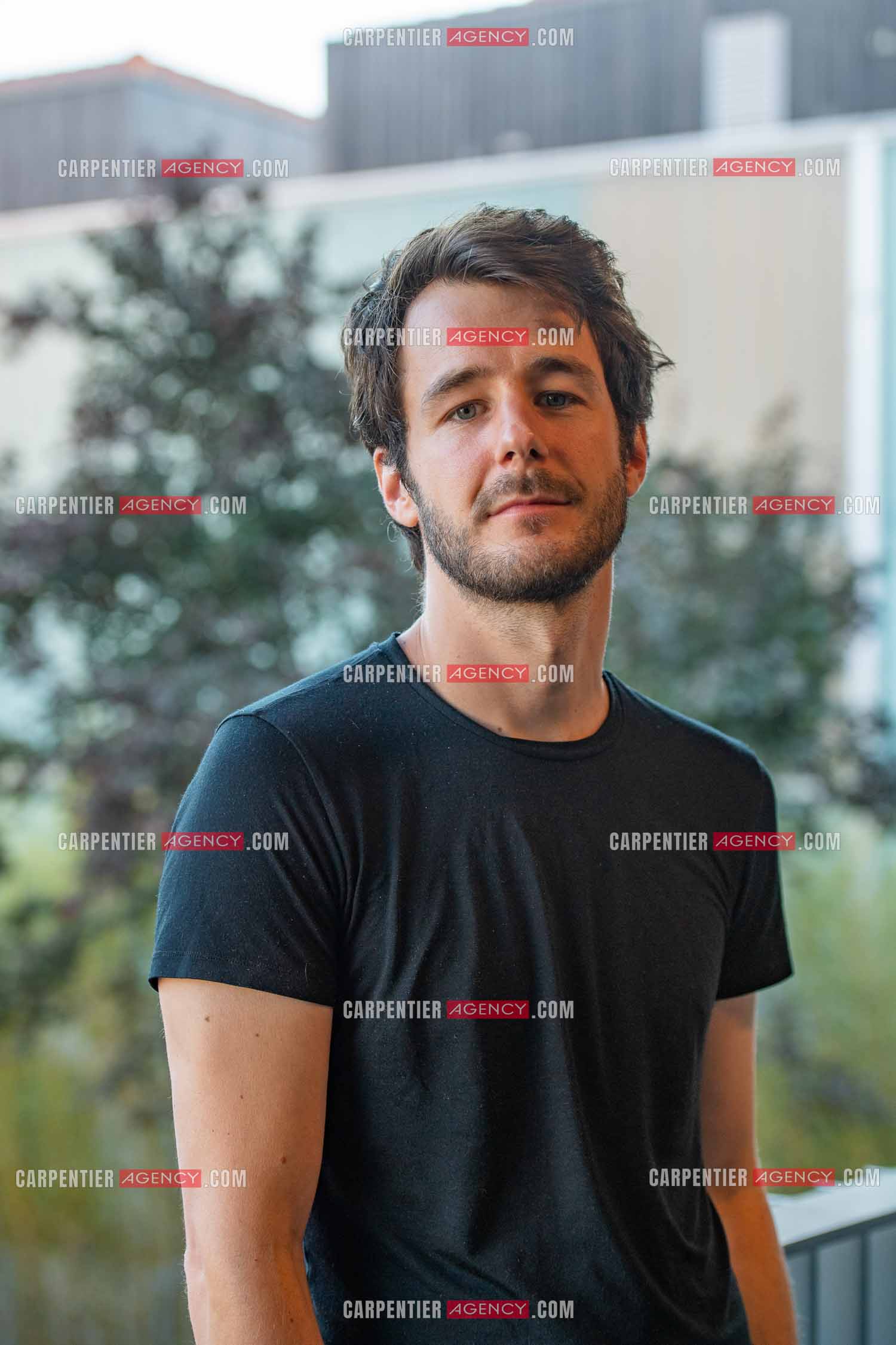 L'acteur humoriste Bertrand Usclat en promotion pour son premier rôle dans le film “ JUMEAUX MAIS PAS TROP “ en avant première au cinéma Six n'étoiles de Six Fours les Plages.   ( Exclusif )