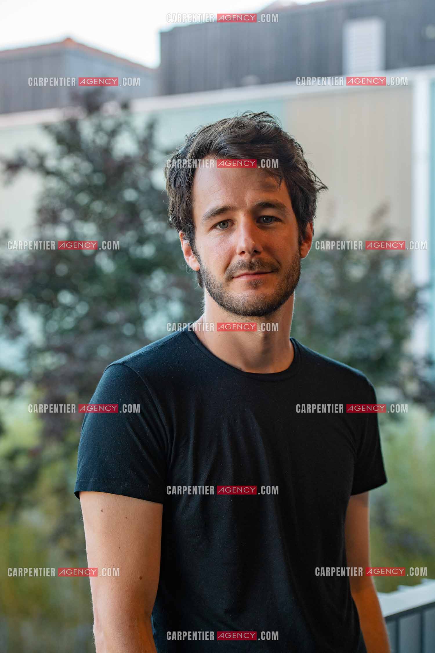L'acteur humoriste Bertrand Usclat en promotion pour son premier rôle dans le film “ JUMEAUX MAIS PAS TROP “ en avant première au cinéma Six n'étoiles de Six Fours les Plages.   ( Exclusif )