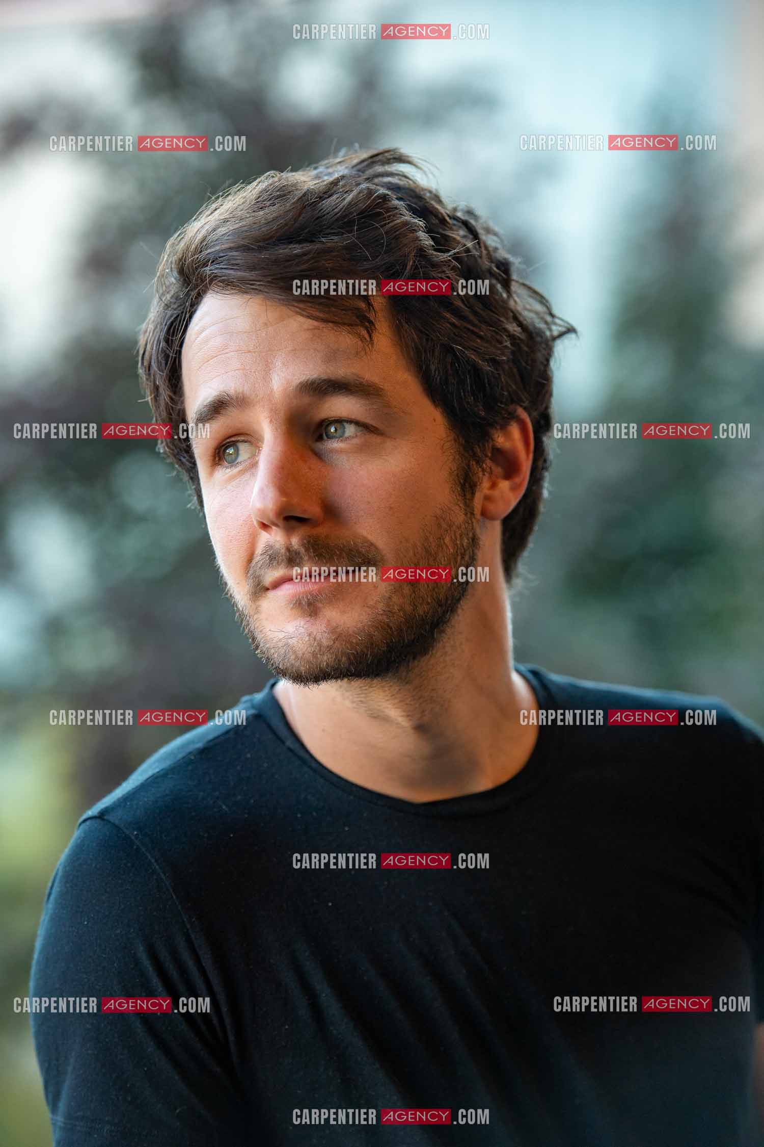 L'acteur humoriste Bertrand Usclat en promotion pour son premier rôle dans le film “ JUMEAUX MAIS PAS TROP “ en avant première au cinéma Six n'étoiles de Six Fours les Plages.   ( Exclusif )