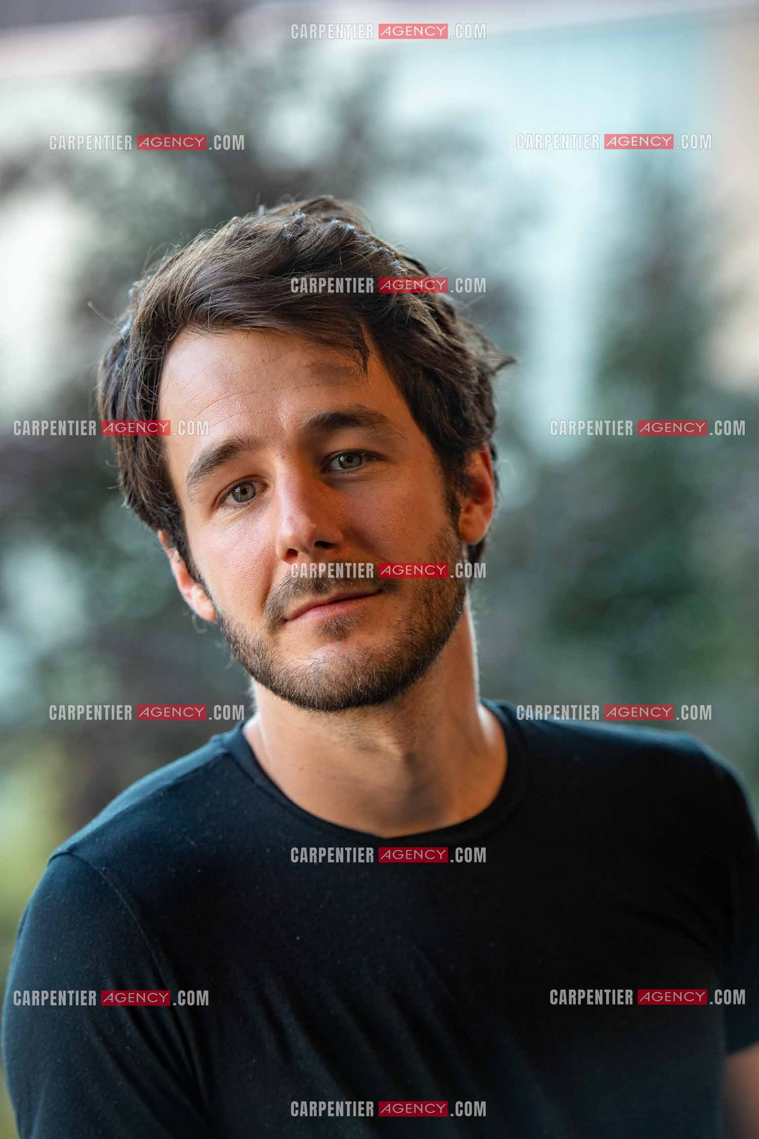 L'acteur humoriste Bertrand Usclat en promotion pour son premier rôle dans le film “ JUMEAUX MAIS PAS TROP “ en avant première au cinéma Six n'étoiles de Six Fours les Plages.   ( Exclusif )