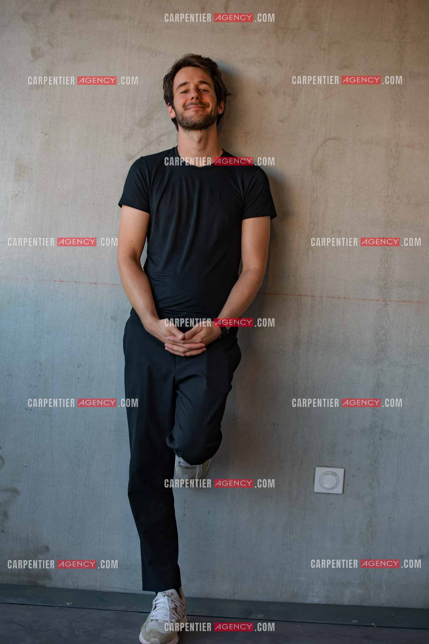L'acteur humoriste Bertrand Usclat en promotion pour son premier rôle dans le film “ JUMEAUX MAIS PAS TROP “ en avant première au cinéma Six n'étoiles de Six Fours les Plages.   ( Exclusif )