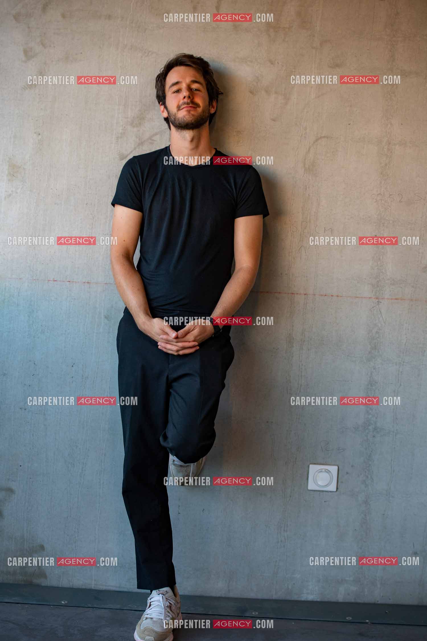 L'acteur humoriste Bertrand Usclat en promotion pour son premier rôle dans le film “ JUMEAUX MAIS PAS TROP “ en avant première au cinéma Six n'étoiles de Six Fours les Plages.   ( Exclusif )