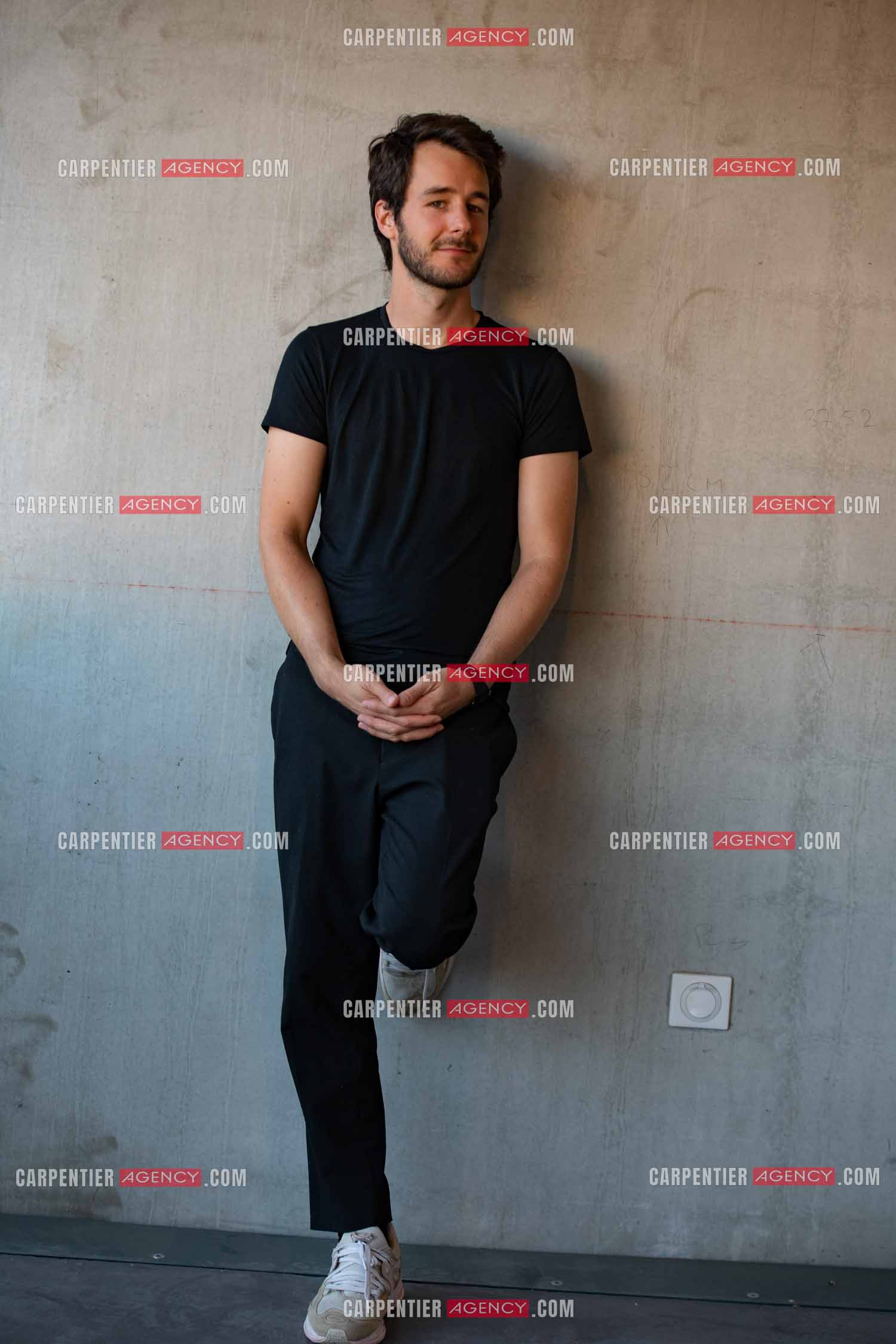 L'acteur humoriste Bertrand Usclat en promotion pour son premier rôle dans le film “ JUMEAUX MAIS PAS TROP “ en avant première au cinéma Six n'étoiles de Six Fours les Plages.   ( Exclusif )