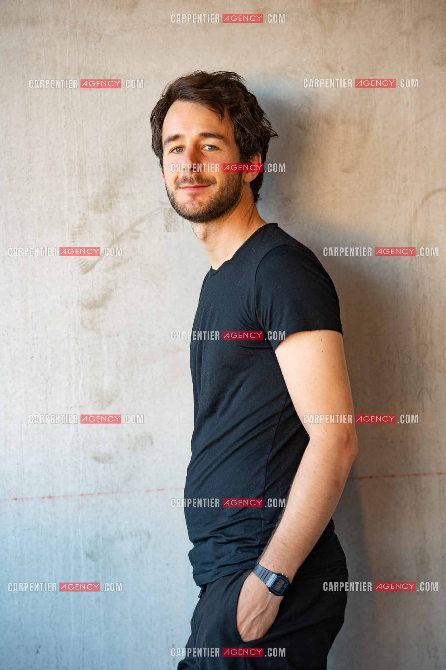 L'acteur humoriste Bertrand Usclat en promotion pour son premier rôle dans le film “ JUMEAUX MAIS PAS TROP “ en avant première au cinéma Six n'étoiles de Six Fours les Plages.   ( Exclusif )