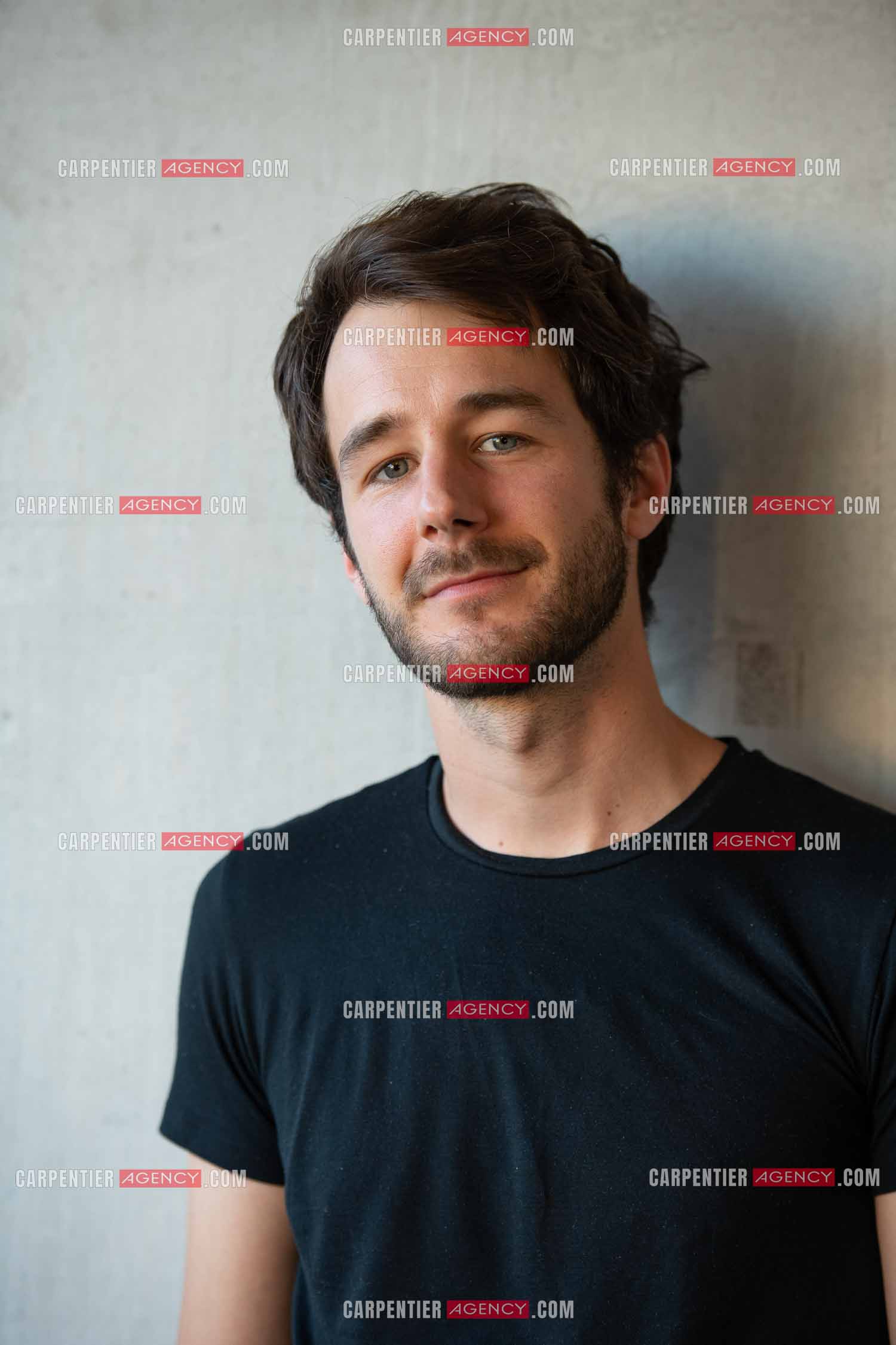 L'acteur humoriste Bertrand Usclat en promotion pour son premier rôle dans le film “ JUMEAUX MAIS PAS TROP “ en avant première au cinéma Six n'étoiles de Six Fours les Plages.   ( Exclusif )