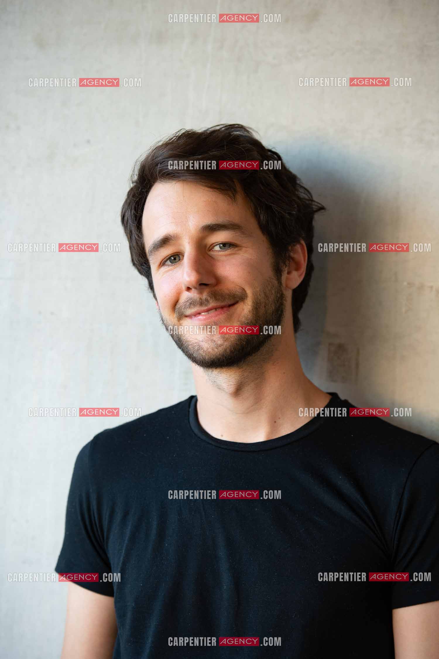 L'acteur humoriste Bertrand Usclat en promotion pour son premier rôle dans le film “ JUMEAUX MAIS PAS TROP “ en avant première au cinéma Six n'étoiles de Six Fours les Plages.   ( Exclusif )