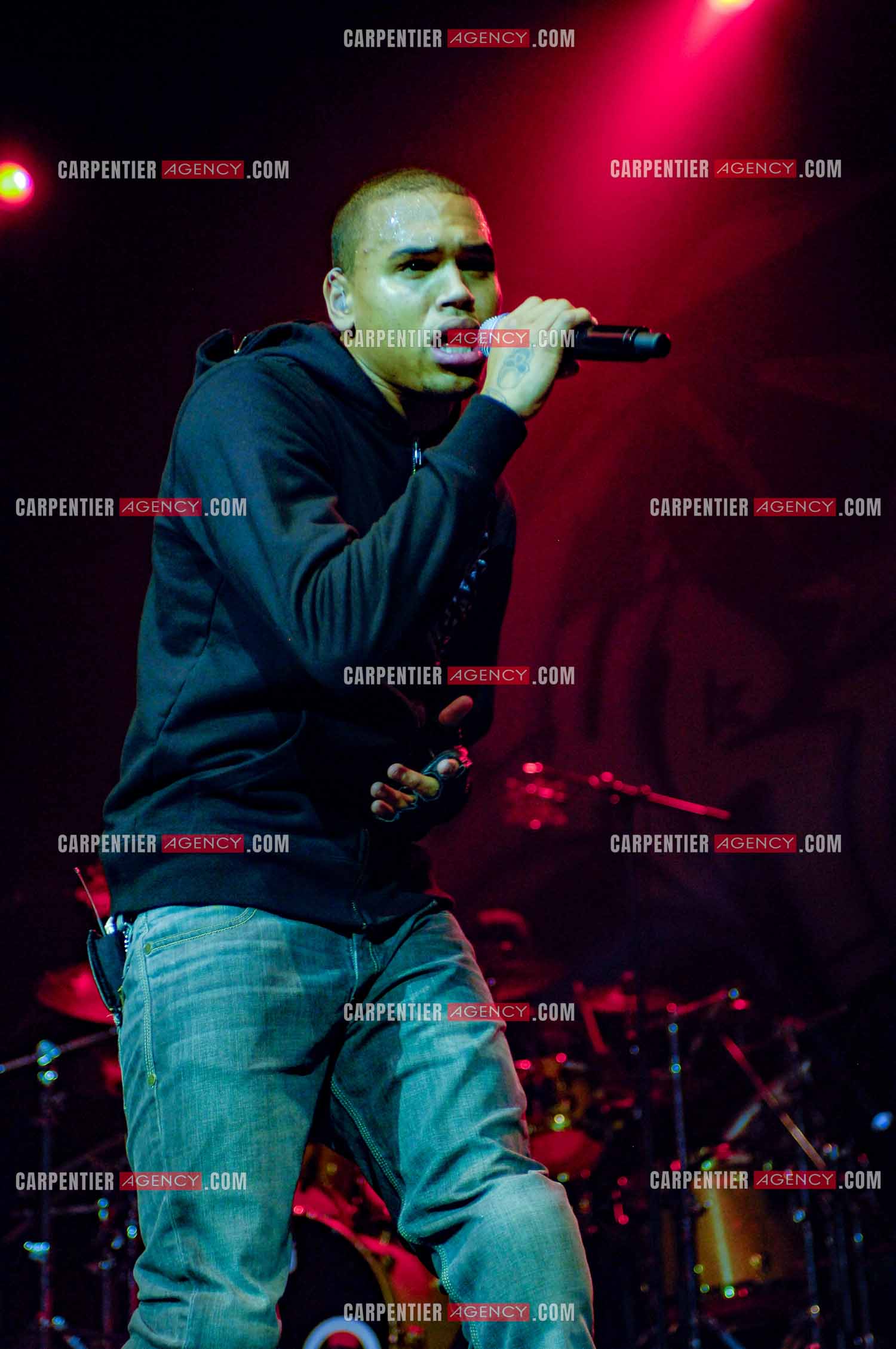Le rappeur Chris Brown en concert au Zénith de Paris en 2008.  ( Exclusif )
