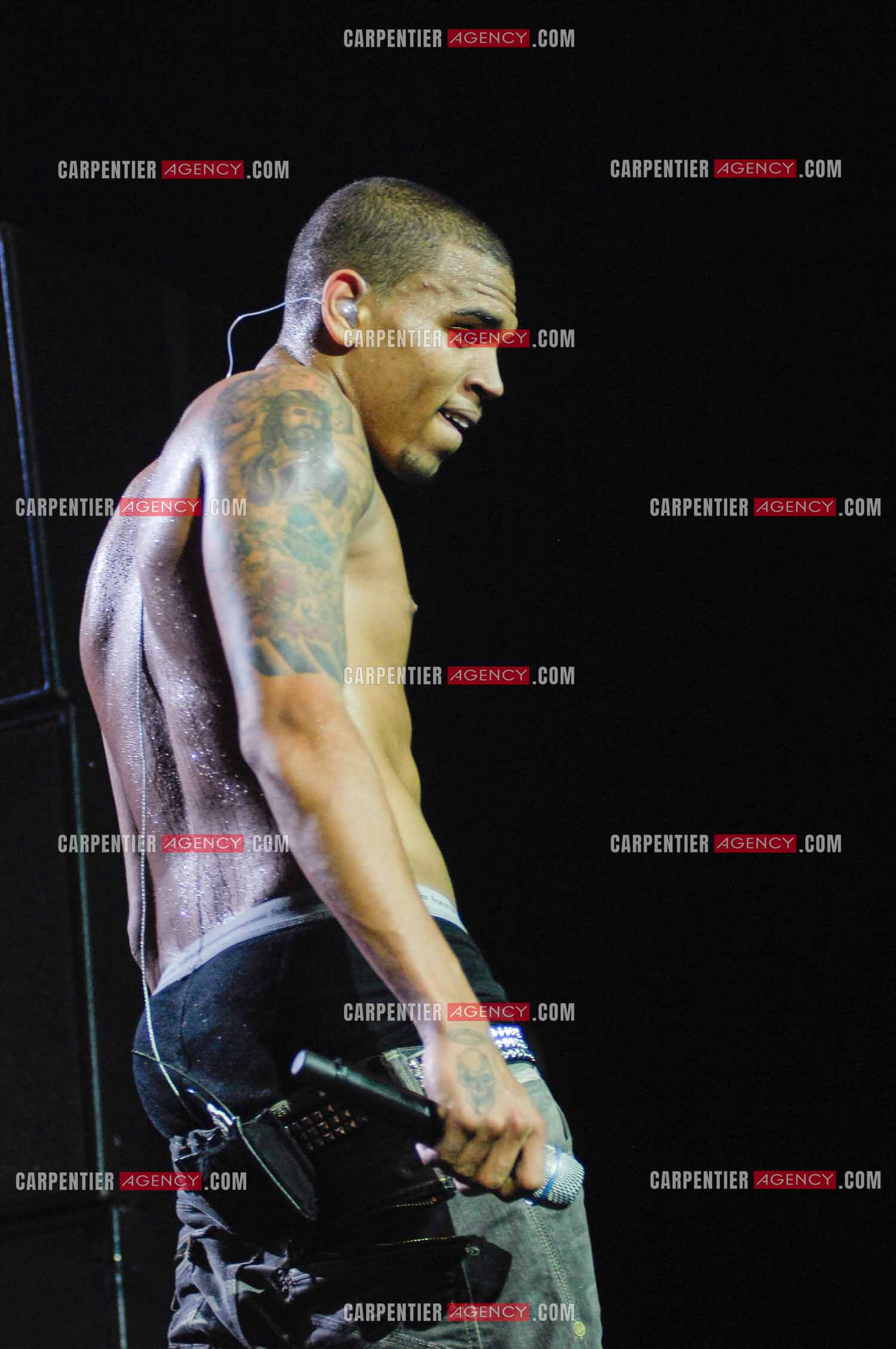 Le rappeur Chris Brown en concert au Zénith de Paris en 2008.  ( Exclusif )