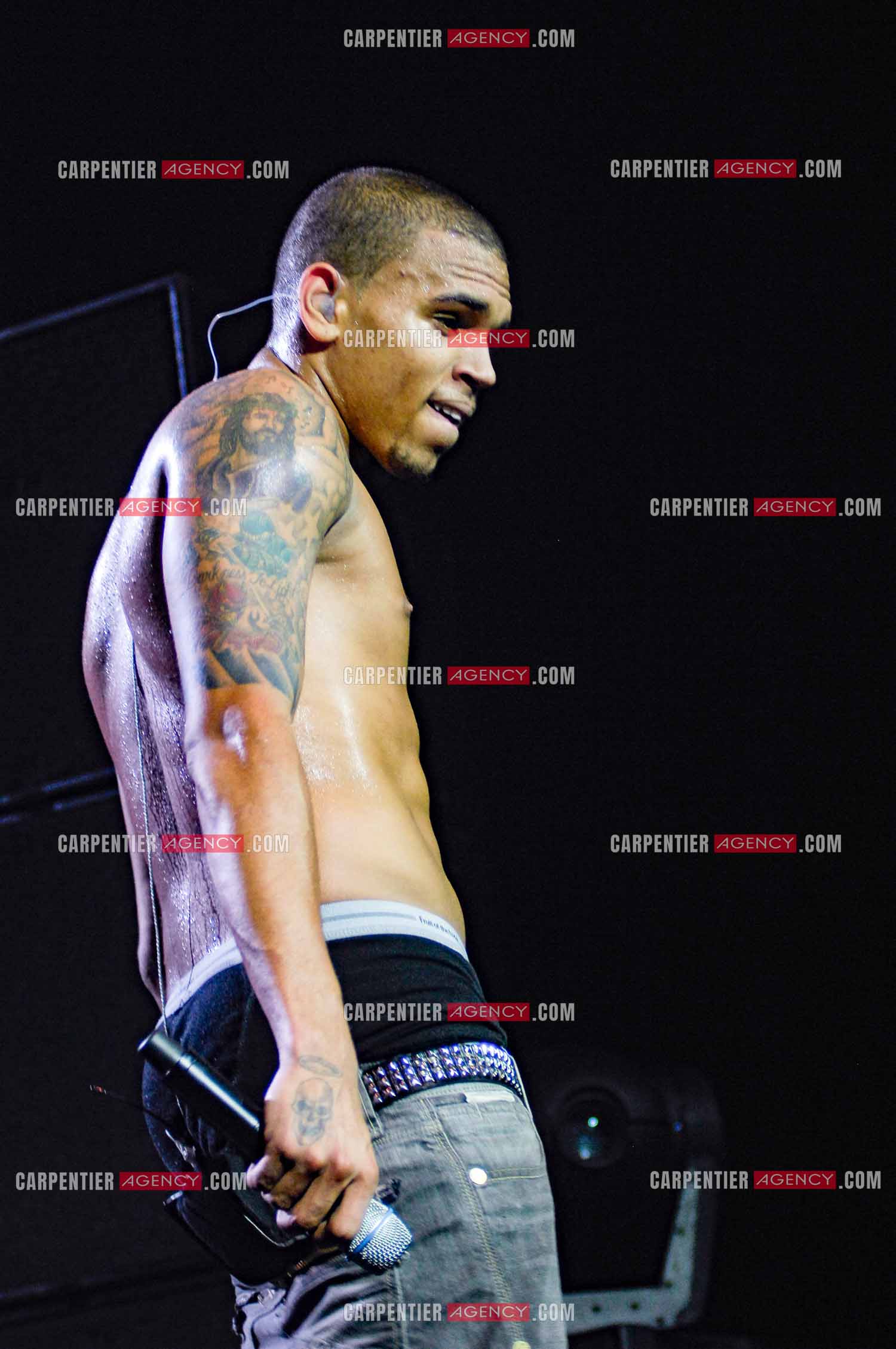 Le rappeur Chris Brown en concert au Zénith de Paris en 2008.  ( Exclusif )