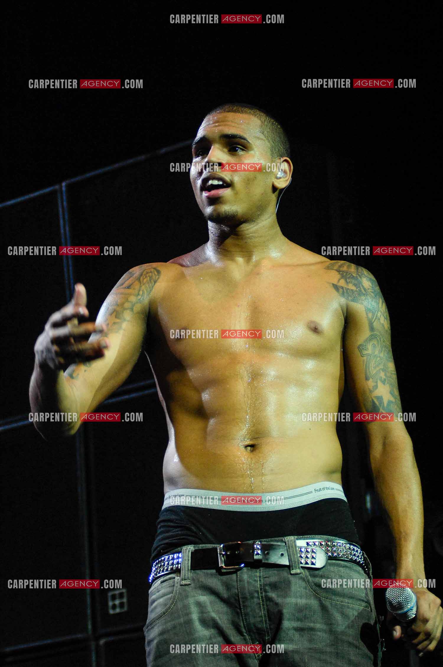 Le rappeur Chris Brown en concert au Zénith de Paris en 2008.  ( Exclusif )
