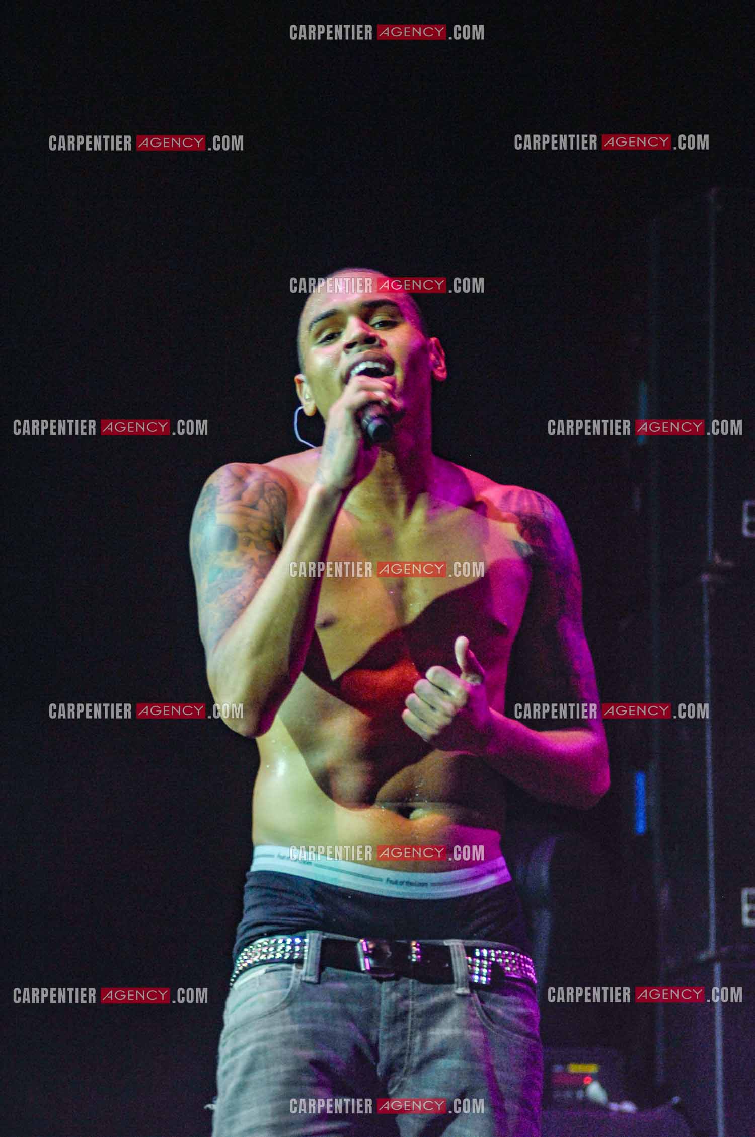 Le rappeur Chris Brown en concert au Zénith de Paris en 2008.  ( Exclusif )