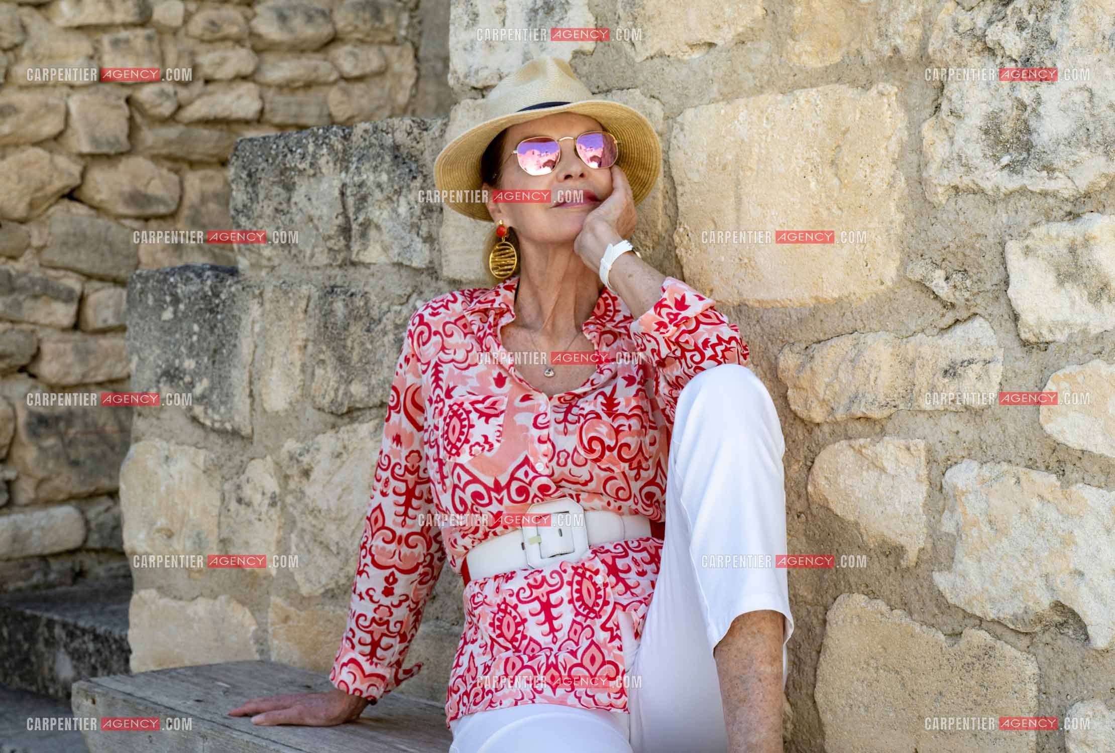 L'actrice Cyrielle Clair dans le château du marquis de Sade à Lacoste.  ( Exclusif )