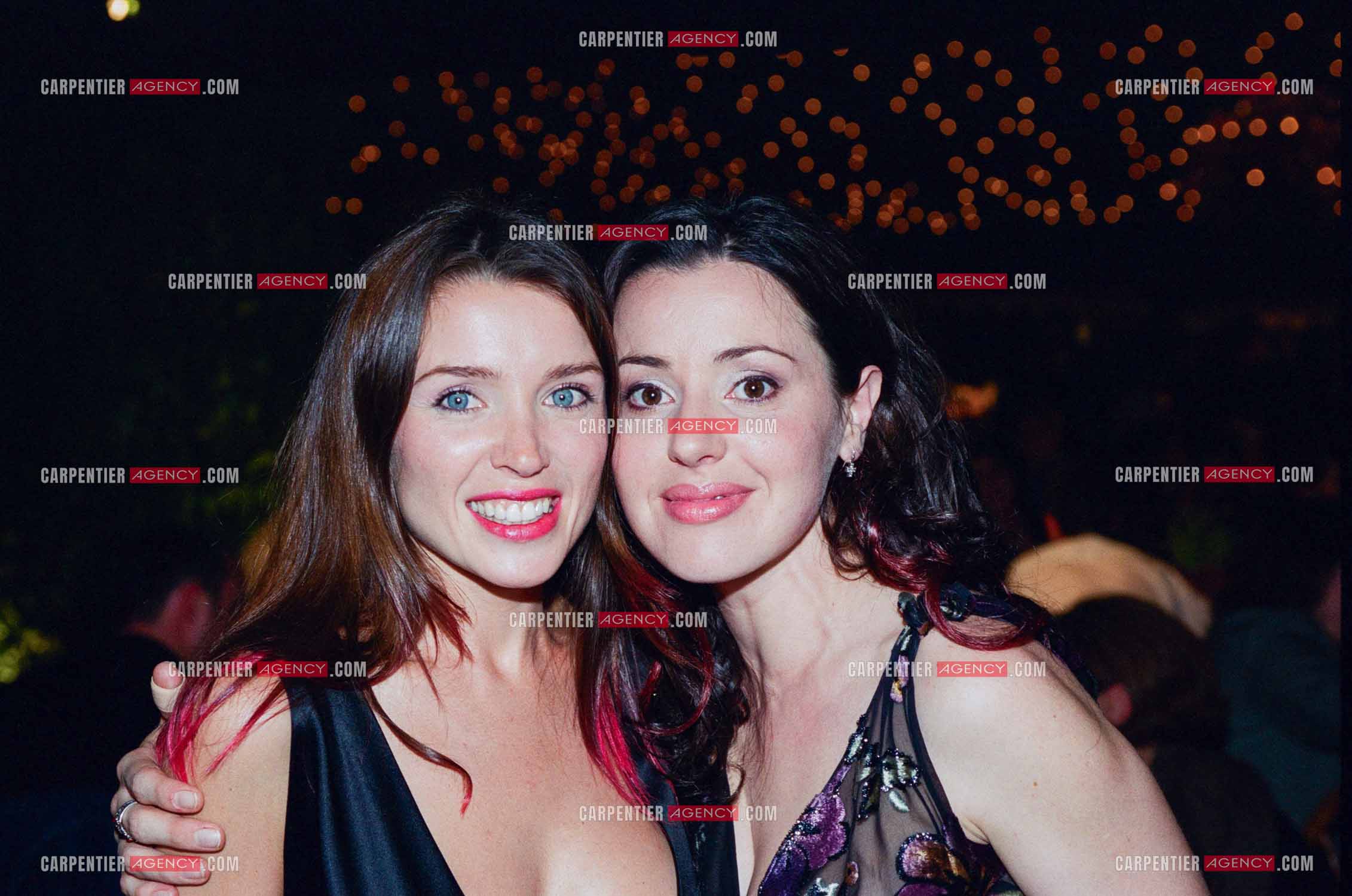 Générale de la Comédie Musicale Notre-Dame de Paris à Londres en version anglaise au Dominion Theatre le 23 mai 2000. La chanteuse Australienne Dannii Minogue et la chanteuse Italienne Tina Arena. ( Exclusif )