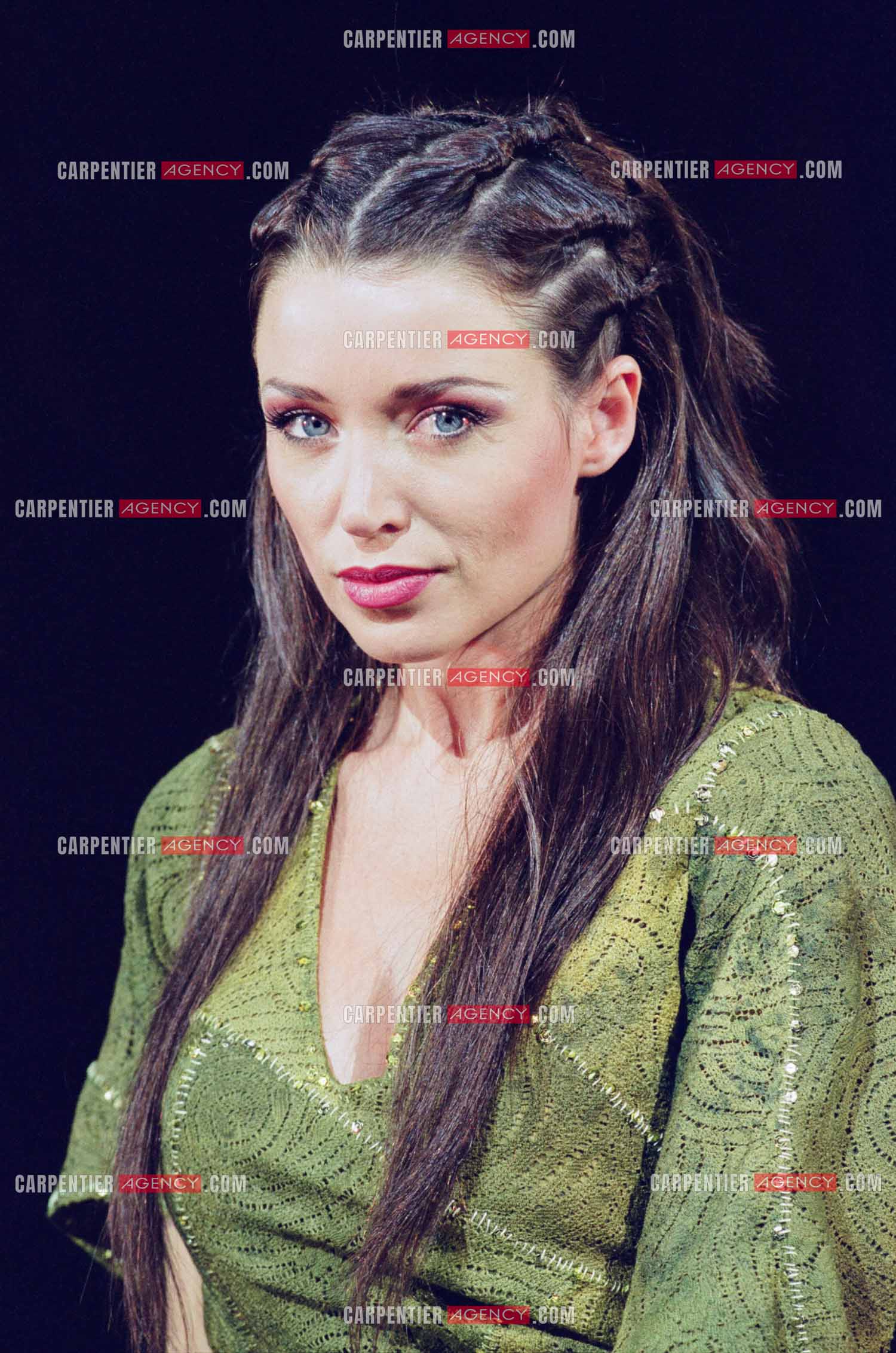 Générale de la Comédie Musicale Notre-Dame de Paris à Londres en version anglaise au Dominion Theatre le 23 mai 2000. Portrait de la chanteuse Australienne Dannii Minogue dans le rôle de Esmeralda. ( Exclusif )