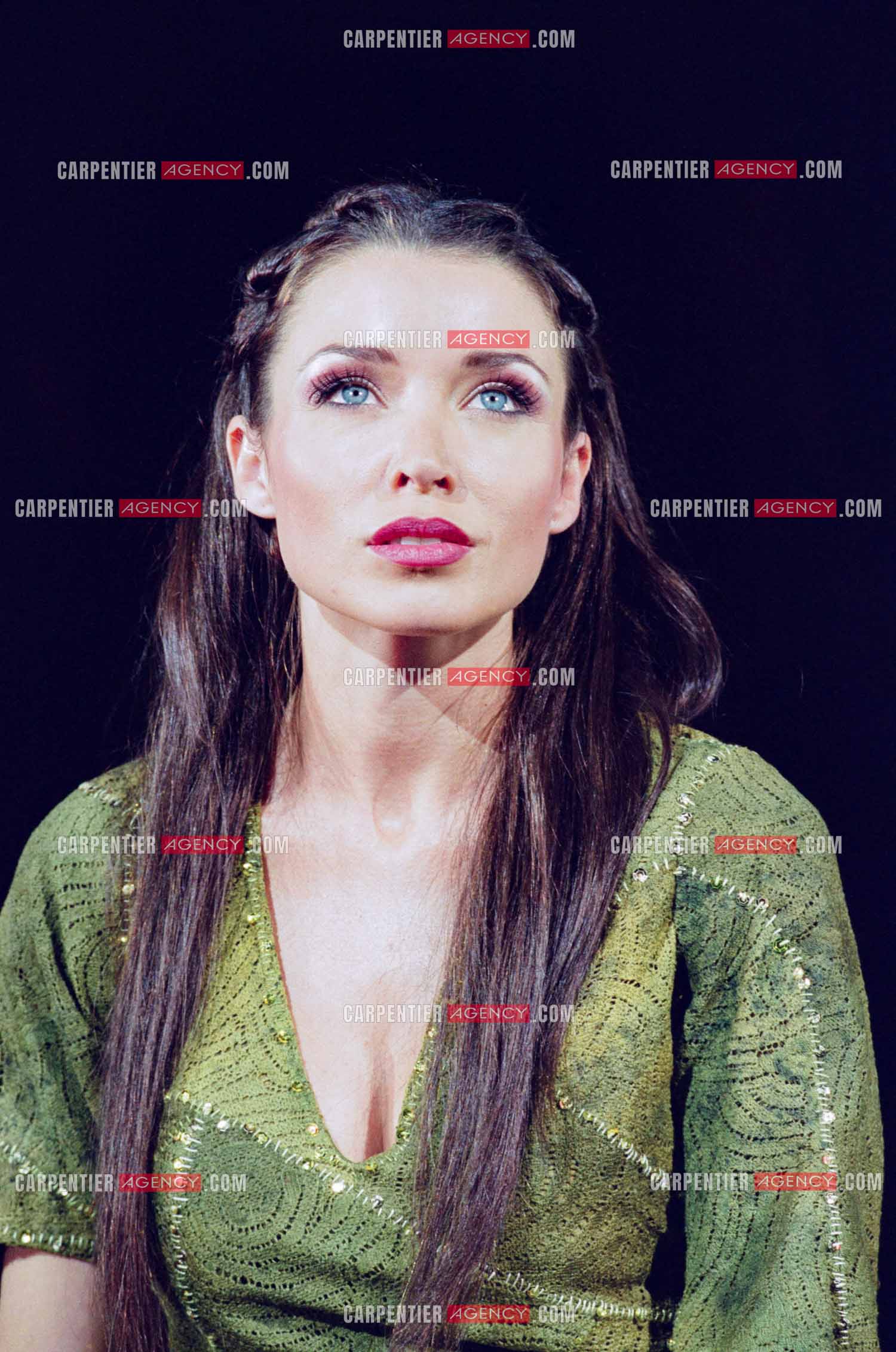 Générale de la Comédie Musicale Notre-Dame de Paris à Londres en version anglaise au Dominion Theatre le 23 mai 2000. Portrait de la chanteuse Australienne Dannii Minogue dans le rôle de Esmeralda. ( Exclusif )